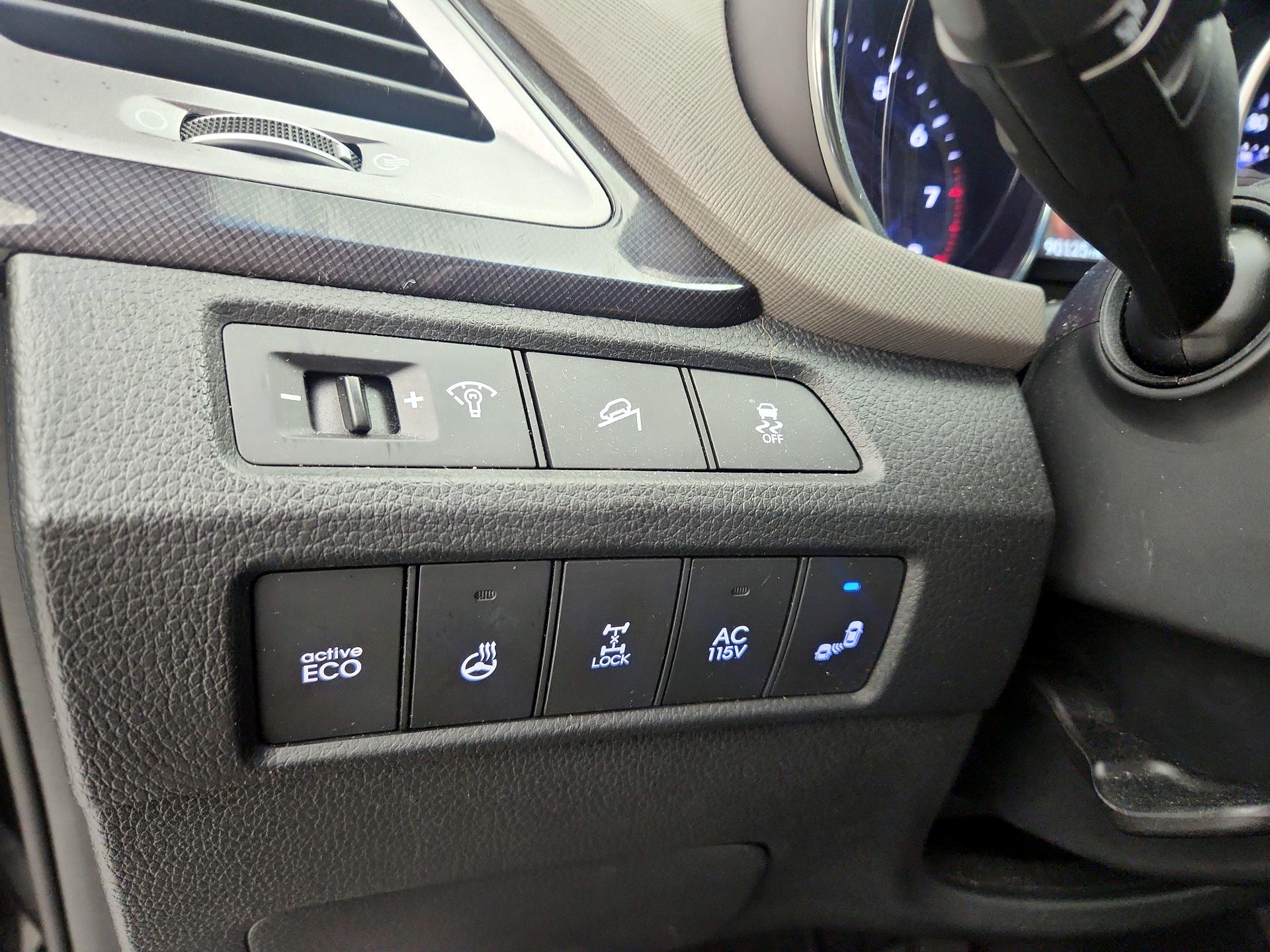 Thumbnail: 2015 Hyundai Santa Fe - 13