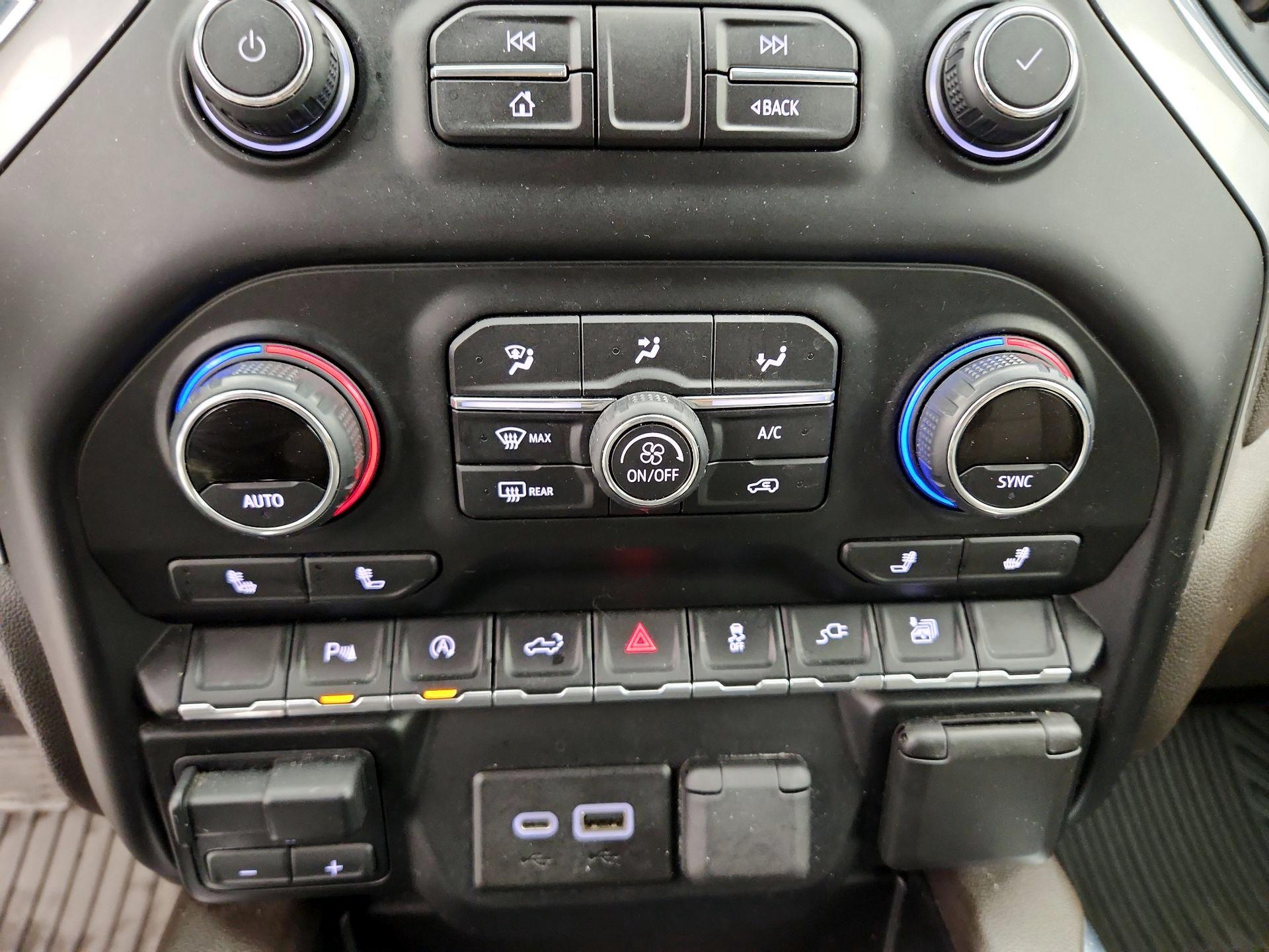 Thumbnail: 2021 Chevrolet Silverado 1500 - 16