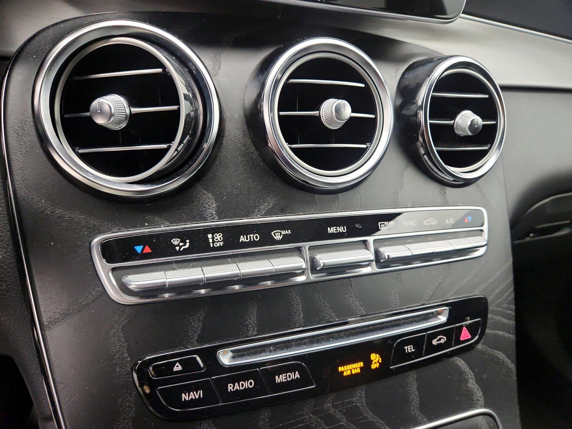 Thumbnail: 2019 Mercedes-Benz GLC - 16