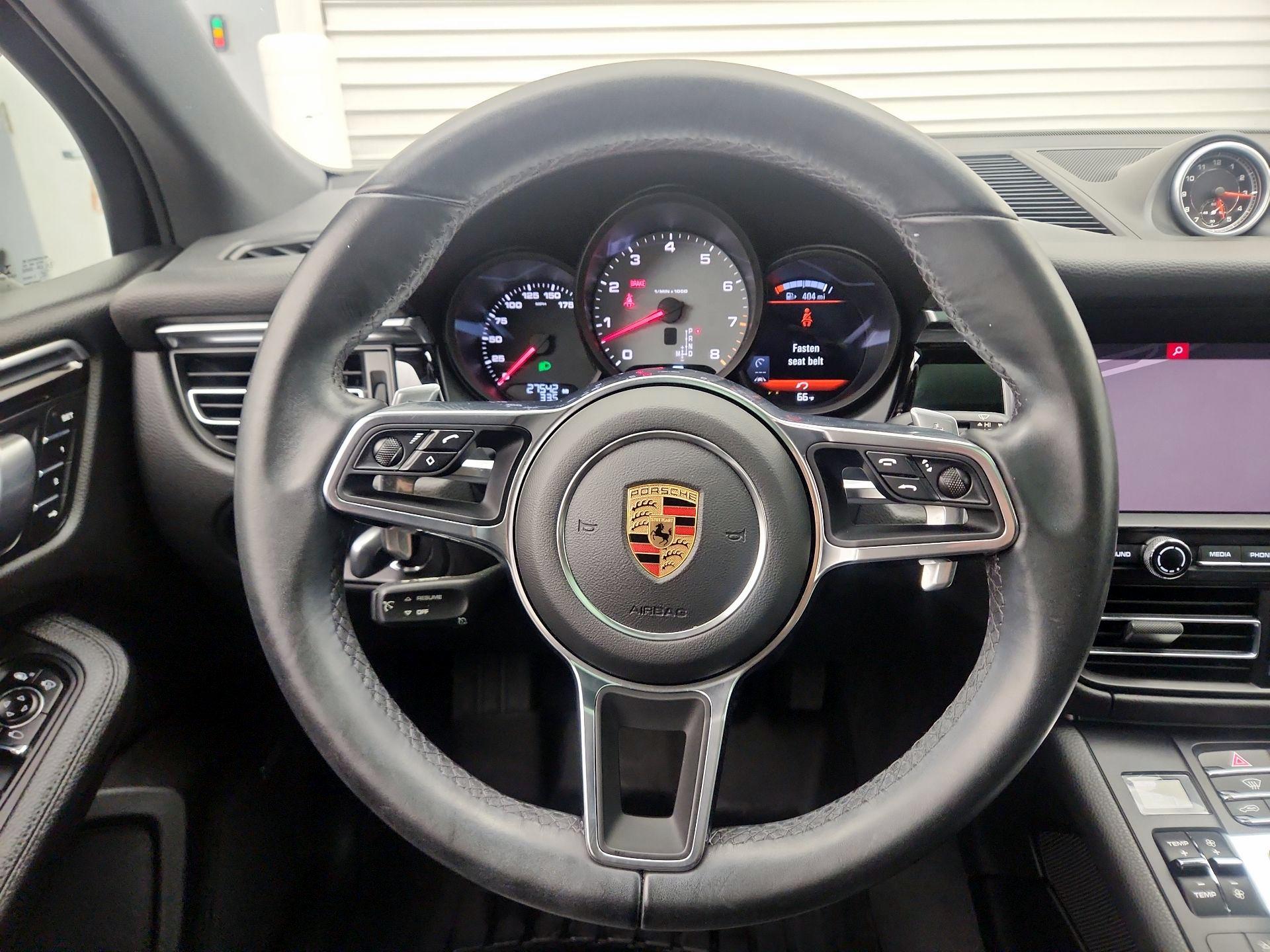 Thumbnail: 2020 Porsche Macan - 10