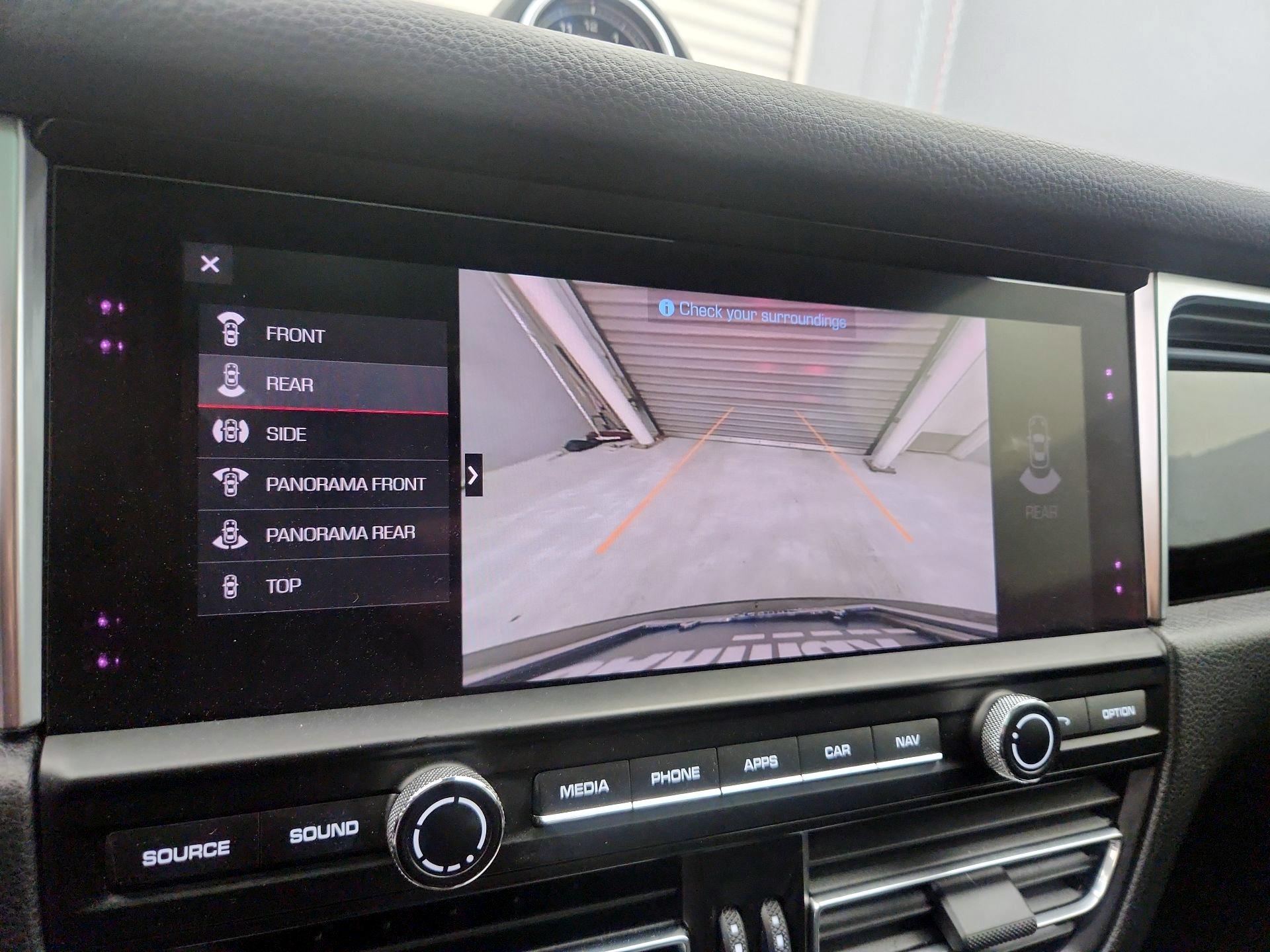 Thumbnail: 2020 Porsche Macan - 15