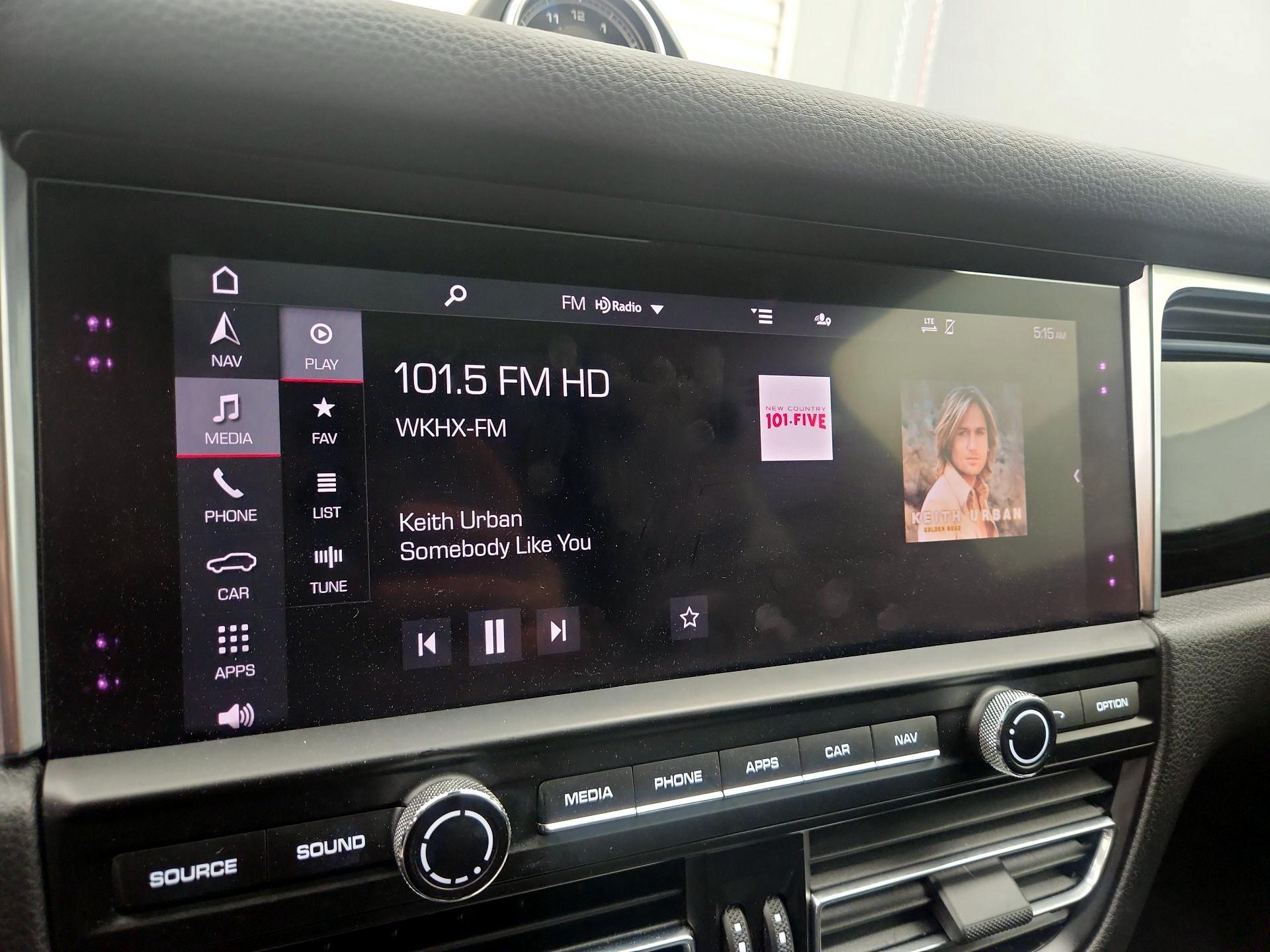 Thumbnail: 2020 Porsche Macan - 16