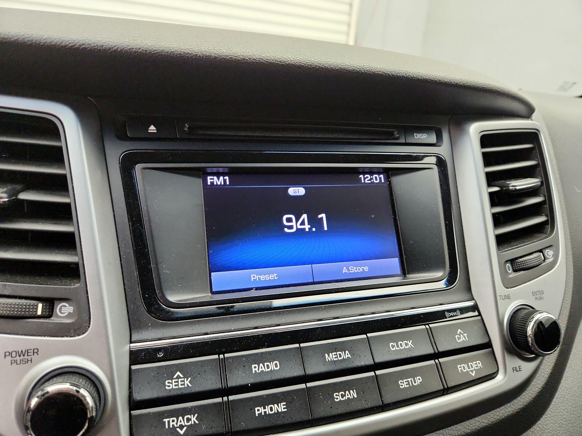 Thumbnail: 2016 Hyundai Tucson - 15