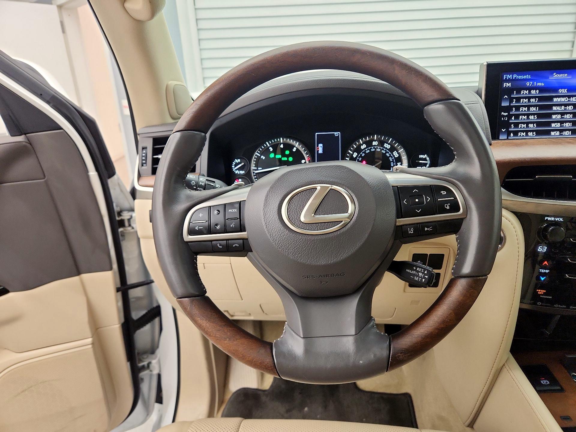 Thumbnail: 2019 Lexus LX - 10