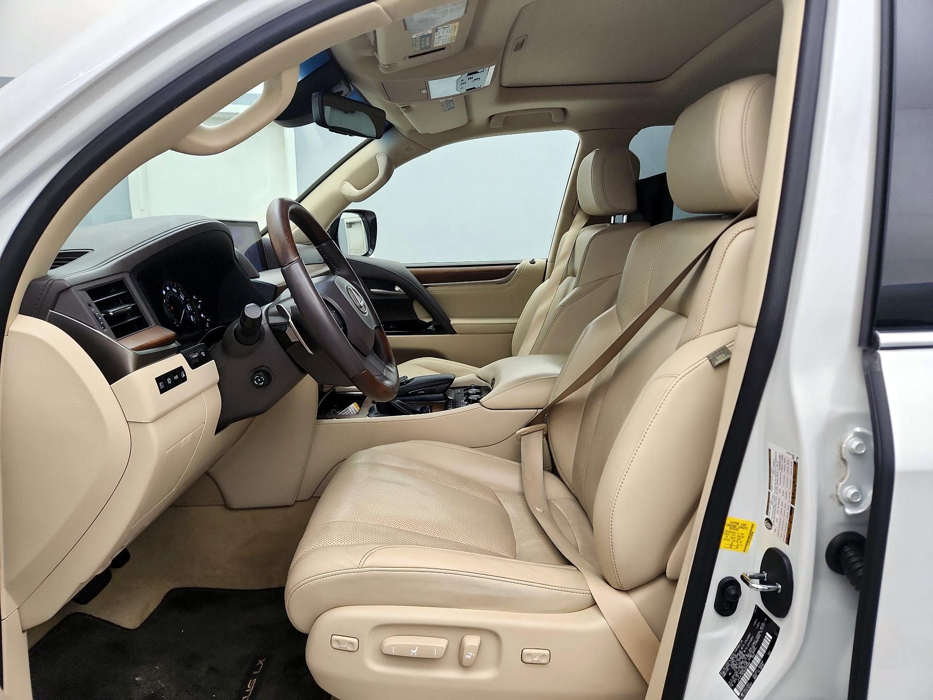 Thumbnail: 2019 Lexus LX - 11