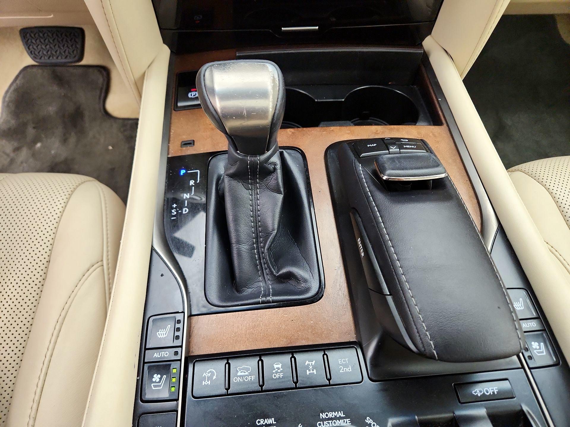 Thumbnail: 2019 Lexus LX - 18