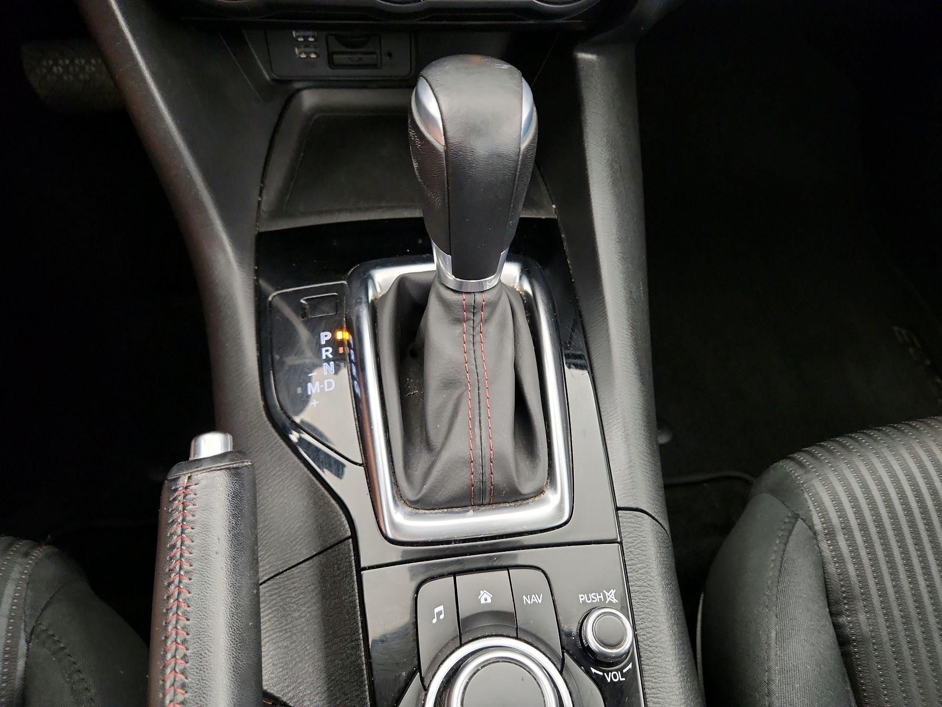 Thumbnail: 2016 Mazda Mazda3 - 17