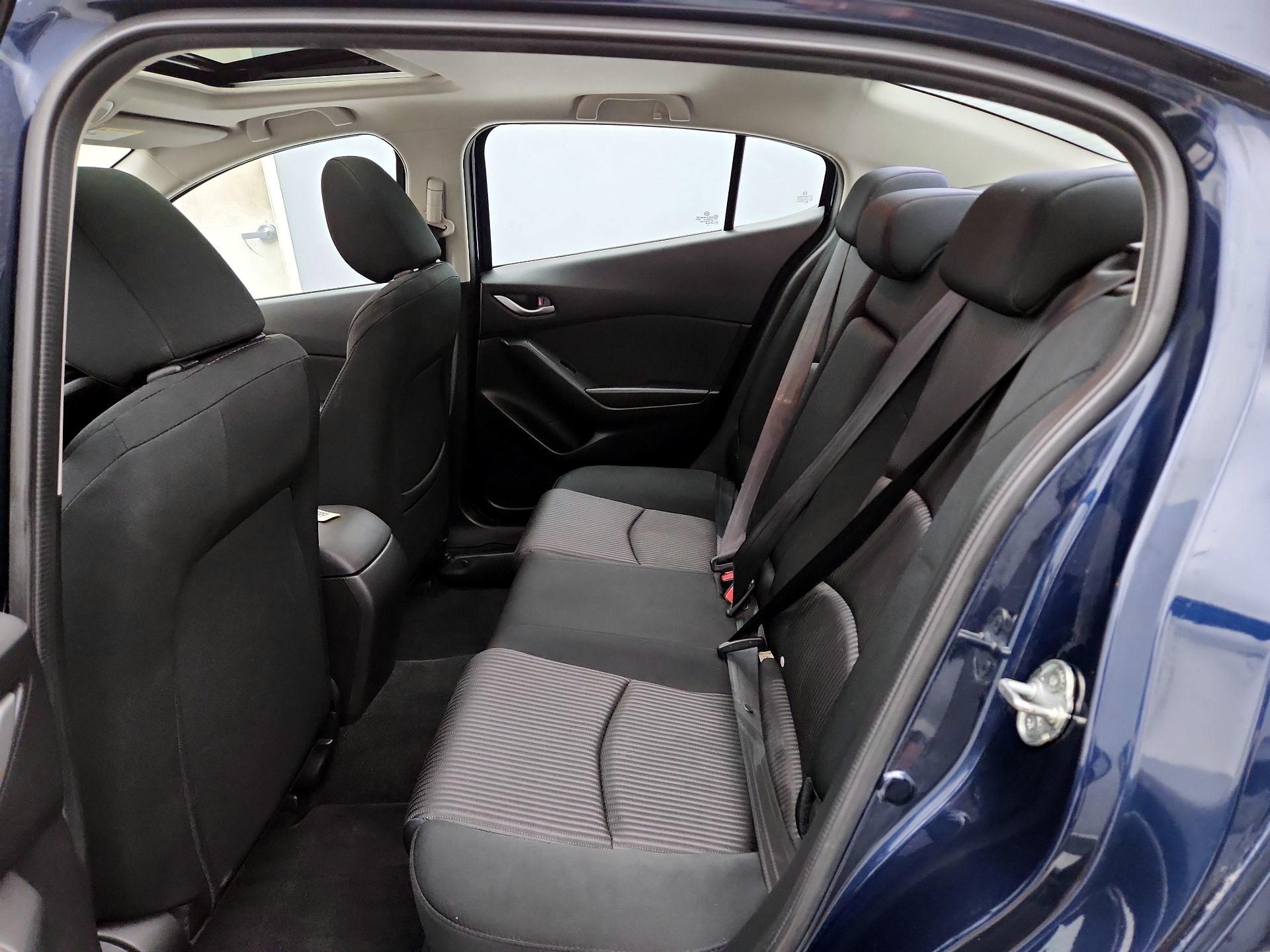 Thumbnail: 2016 Mazda Mazda3 - 20