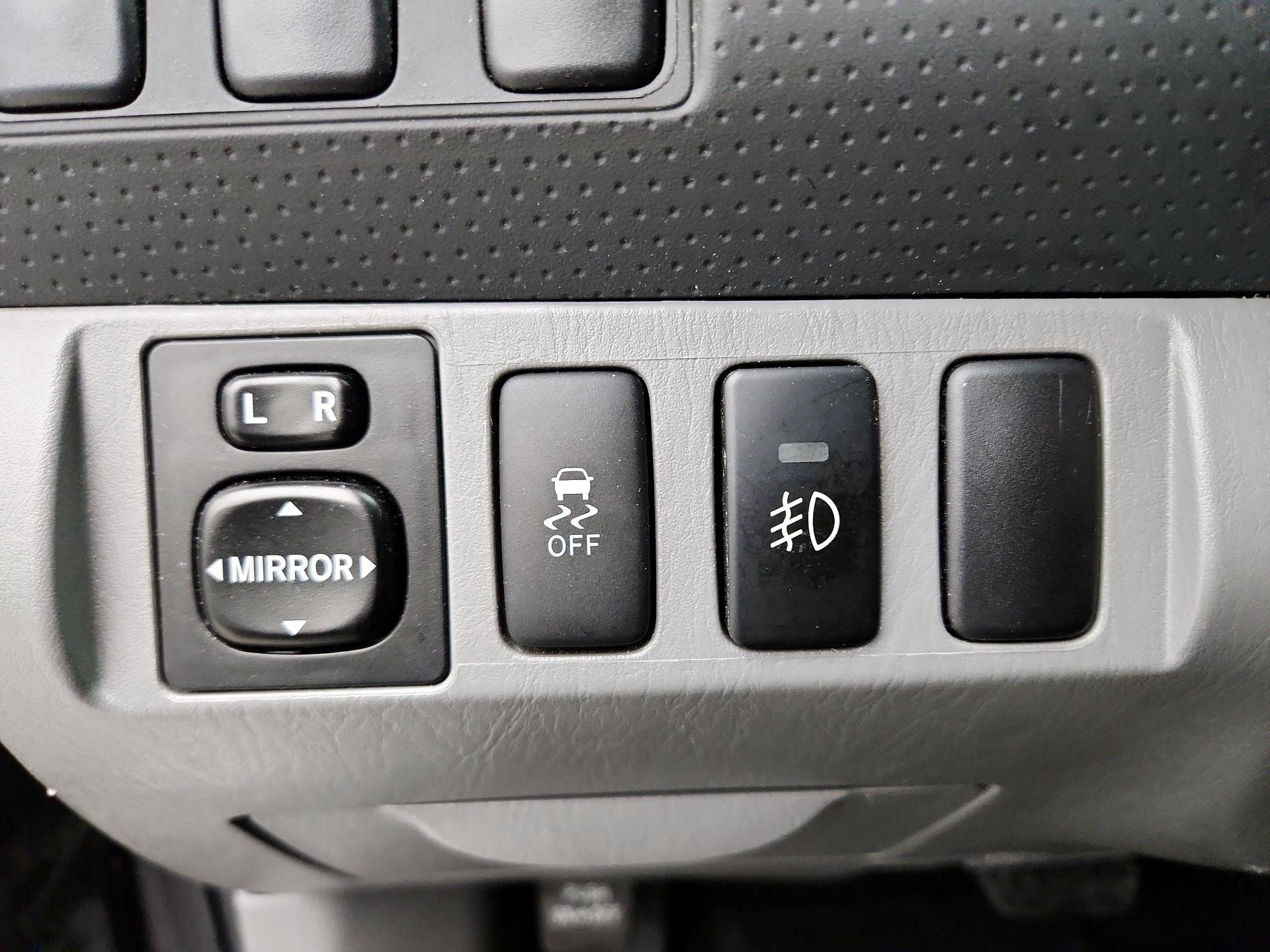 Thumbnail: 2015 Toyota Tacoma - 13