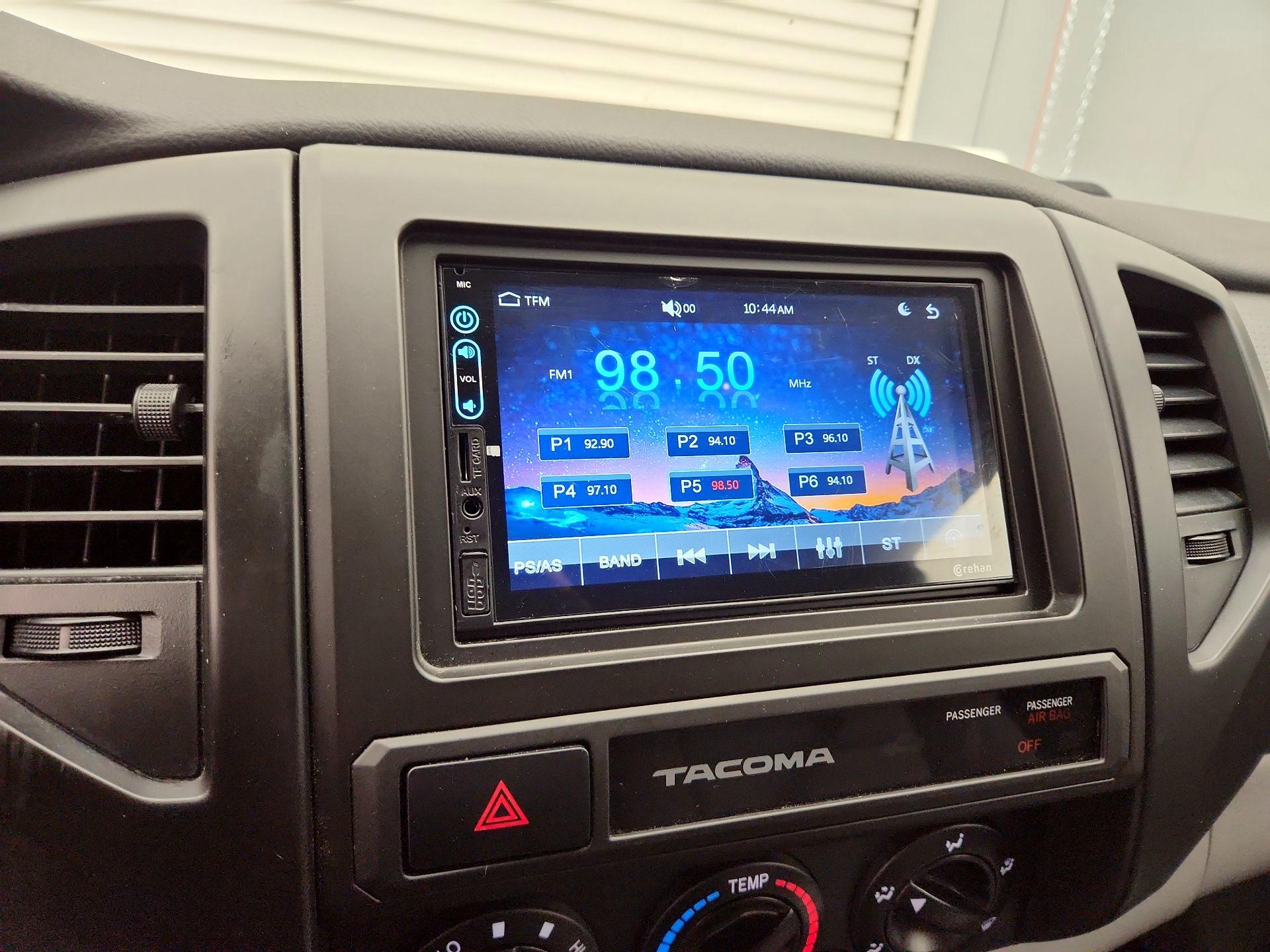 Thumbnail: 2015 Toyota Tacoma - 14