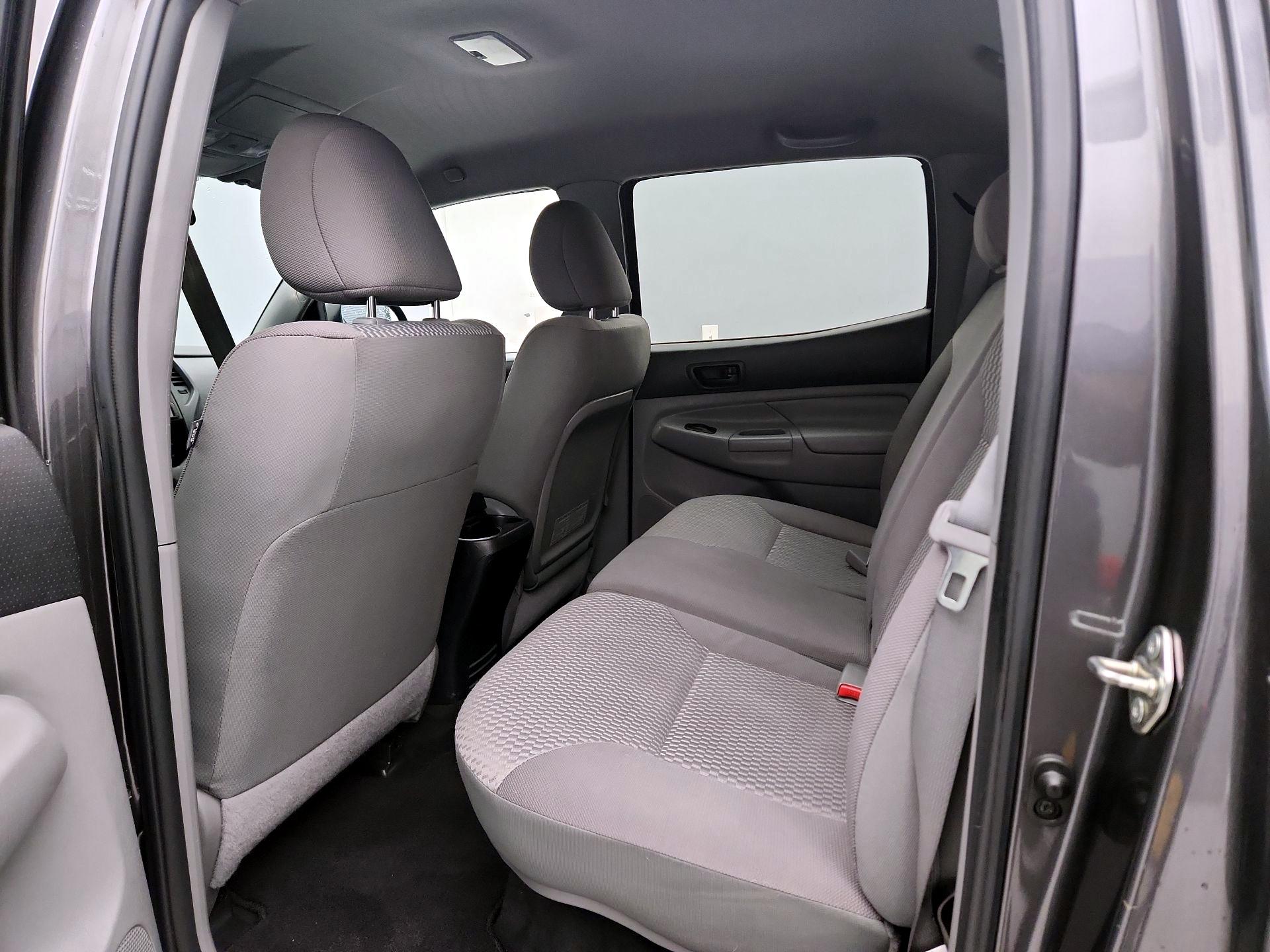 Thumbnail: 2015 Toyota Tacoma - 17