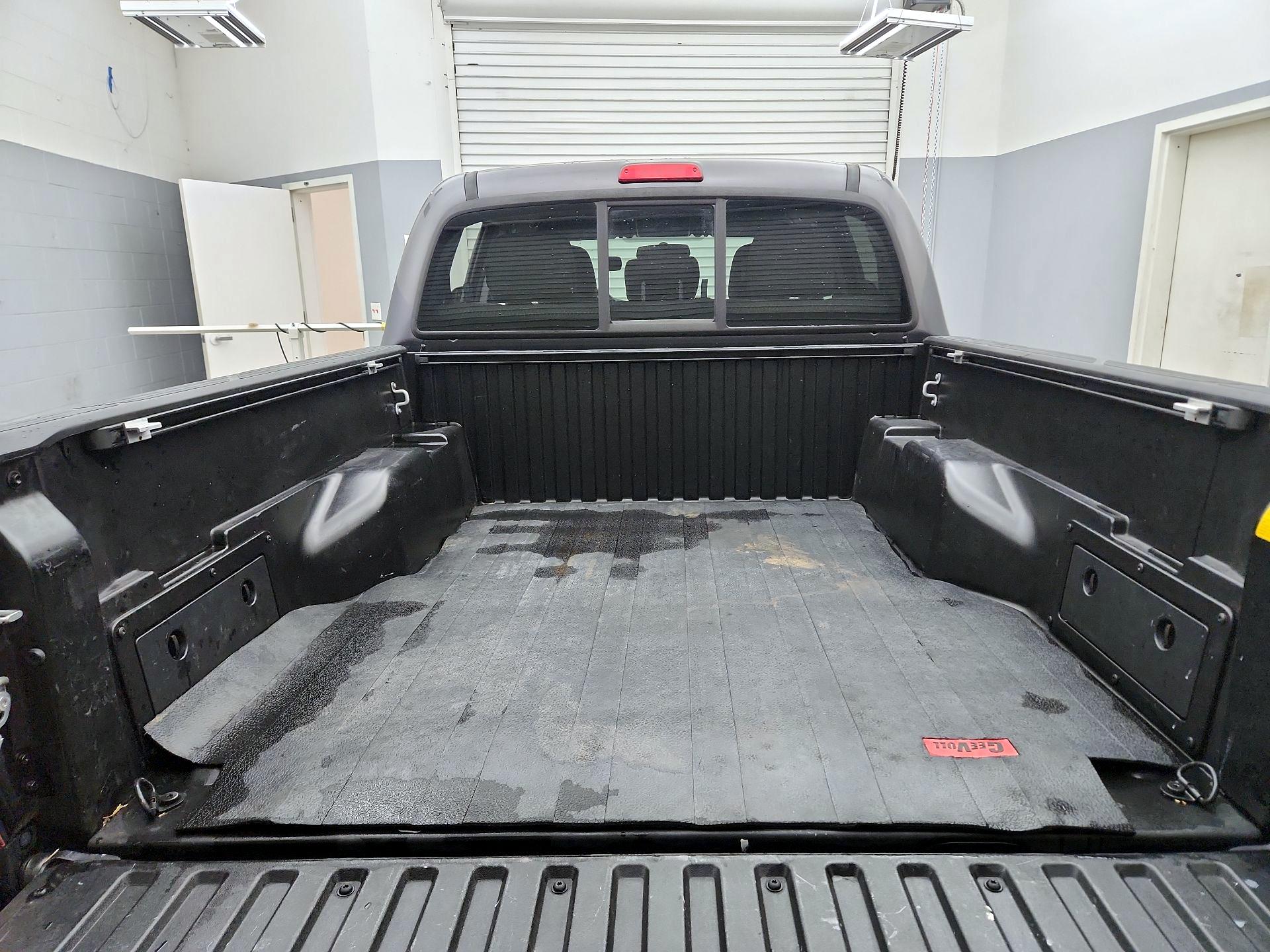 Thumbnail: 2015 Toyota Tacoma - 18