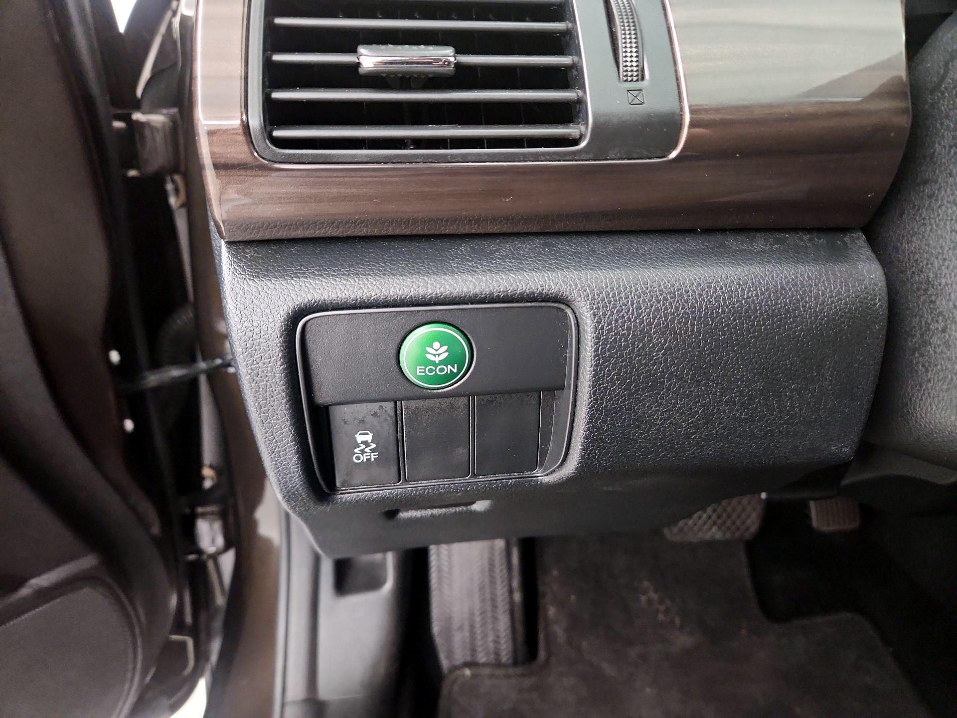 Thumbnail: 2016 Honda Accord - 13