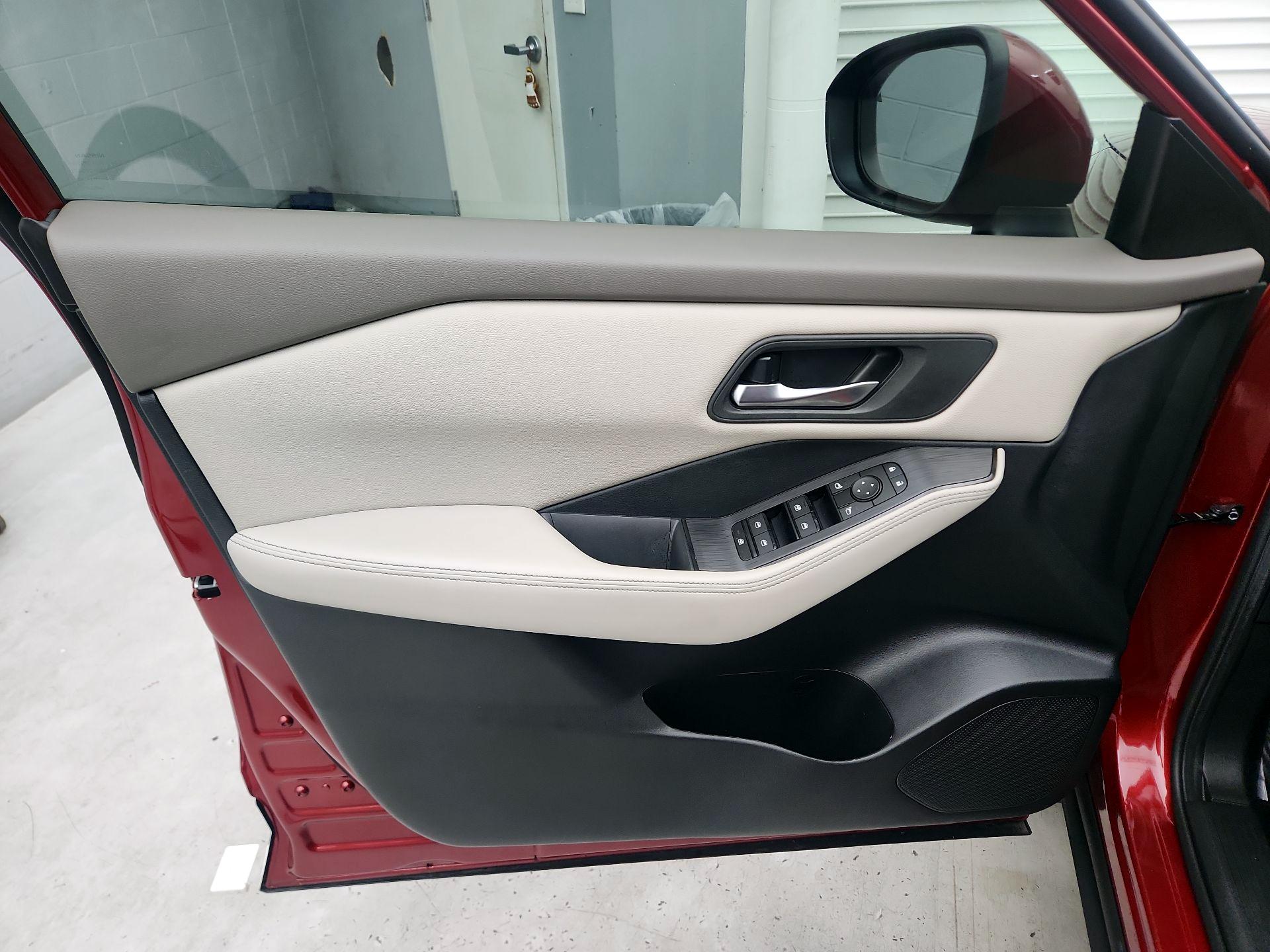 Thumbnail: 2023 Nissan Rogue - 12