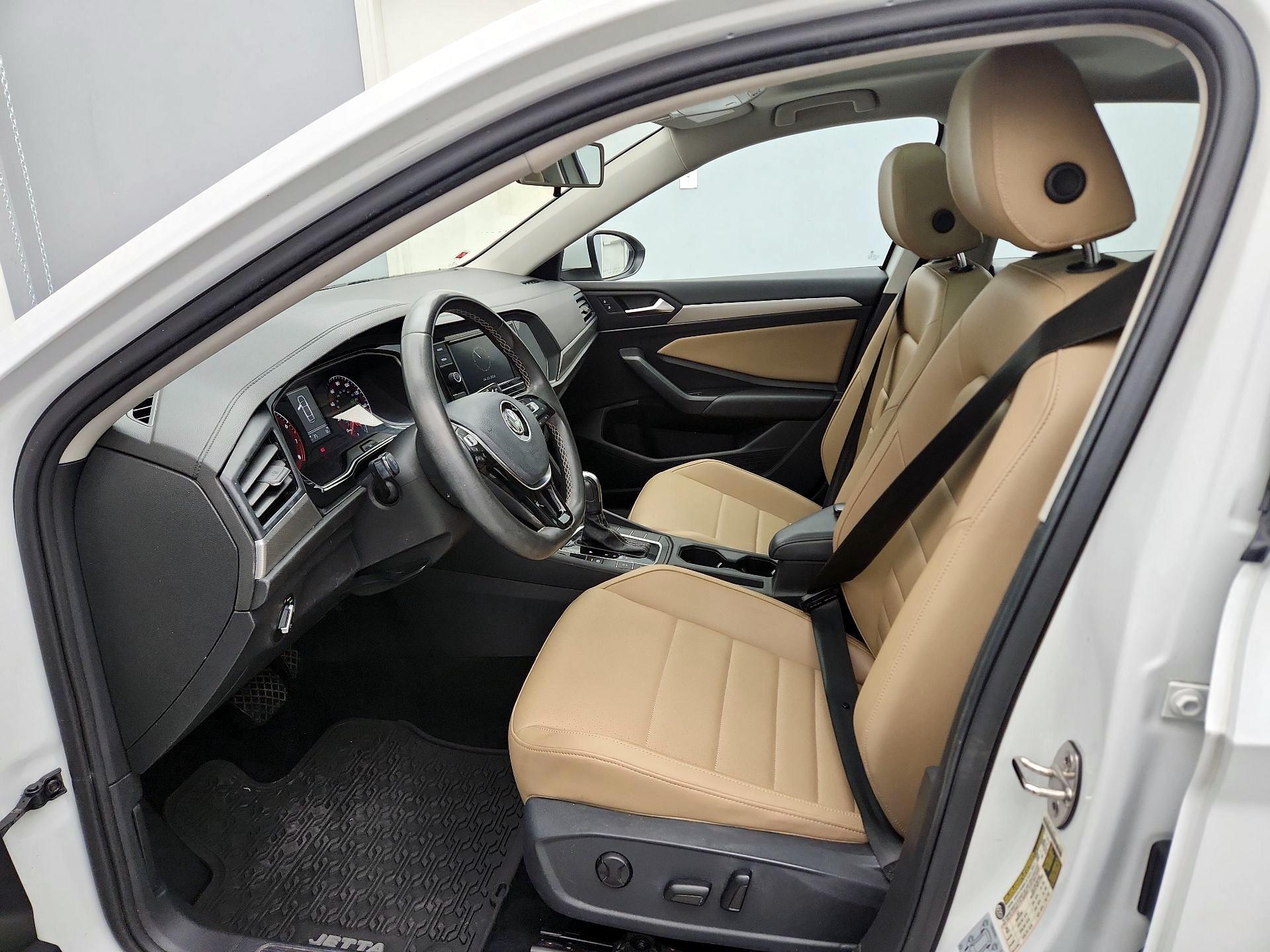 Thumbnail: 2021 Volkswagen Jetta - 11