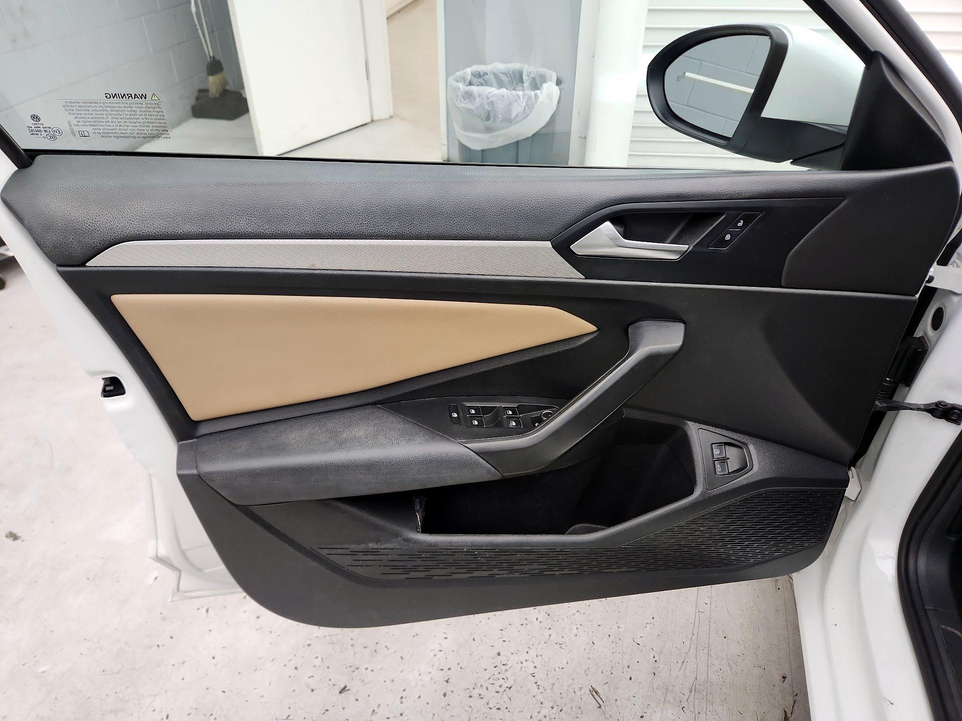 Thumbnail: 2021 Volkswagen Jetta - 12