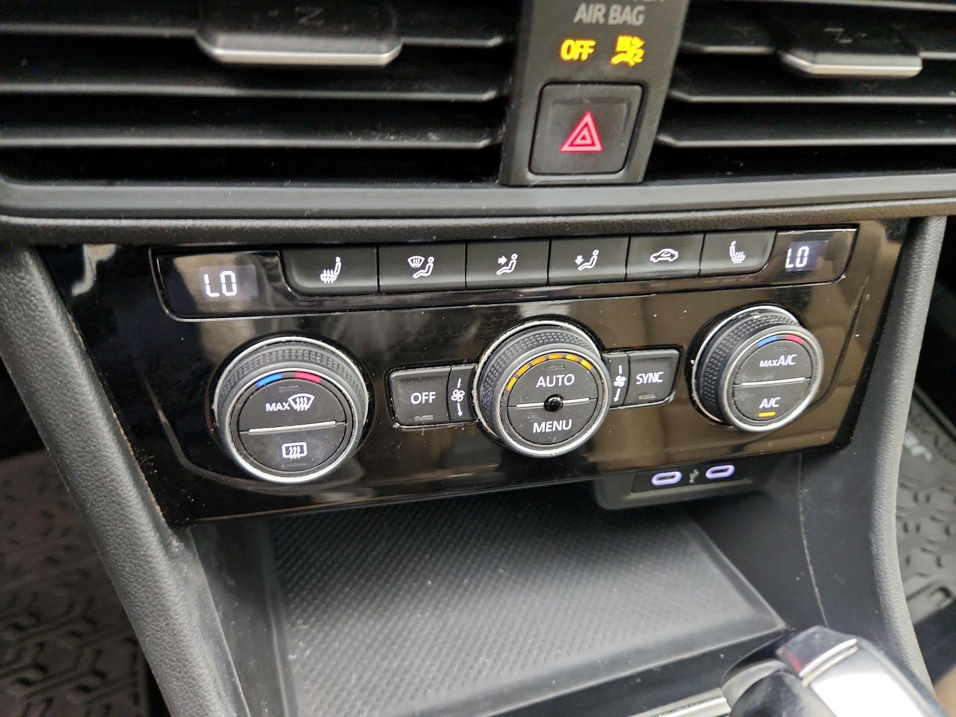 Thumbnail: 2021 Volkswagen Jetta - 16