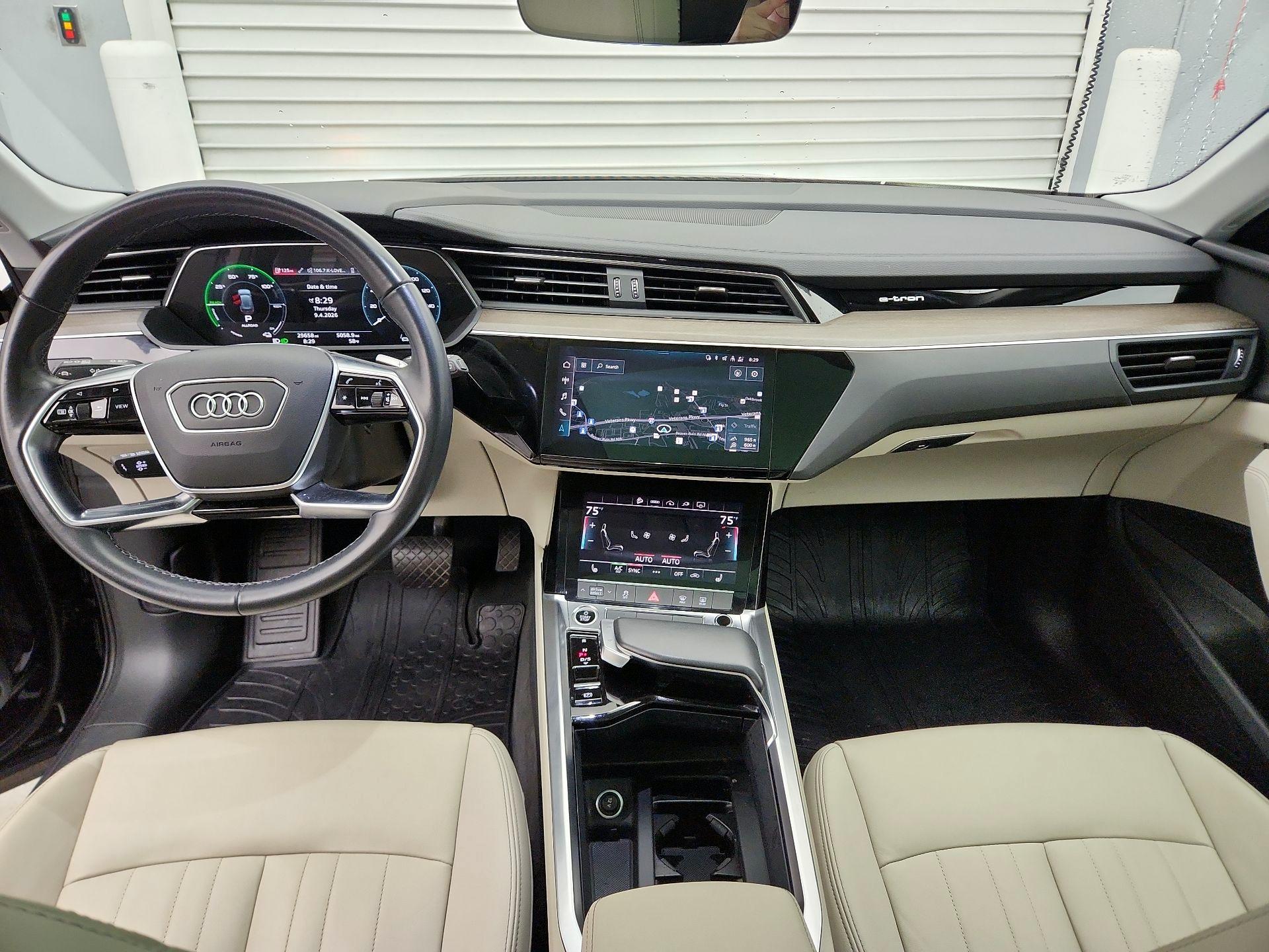 Thumbnail: 2024 Audi Q8 e-tron - 9