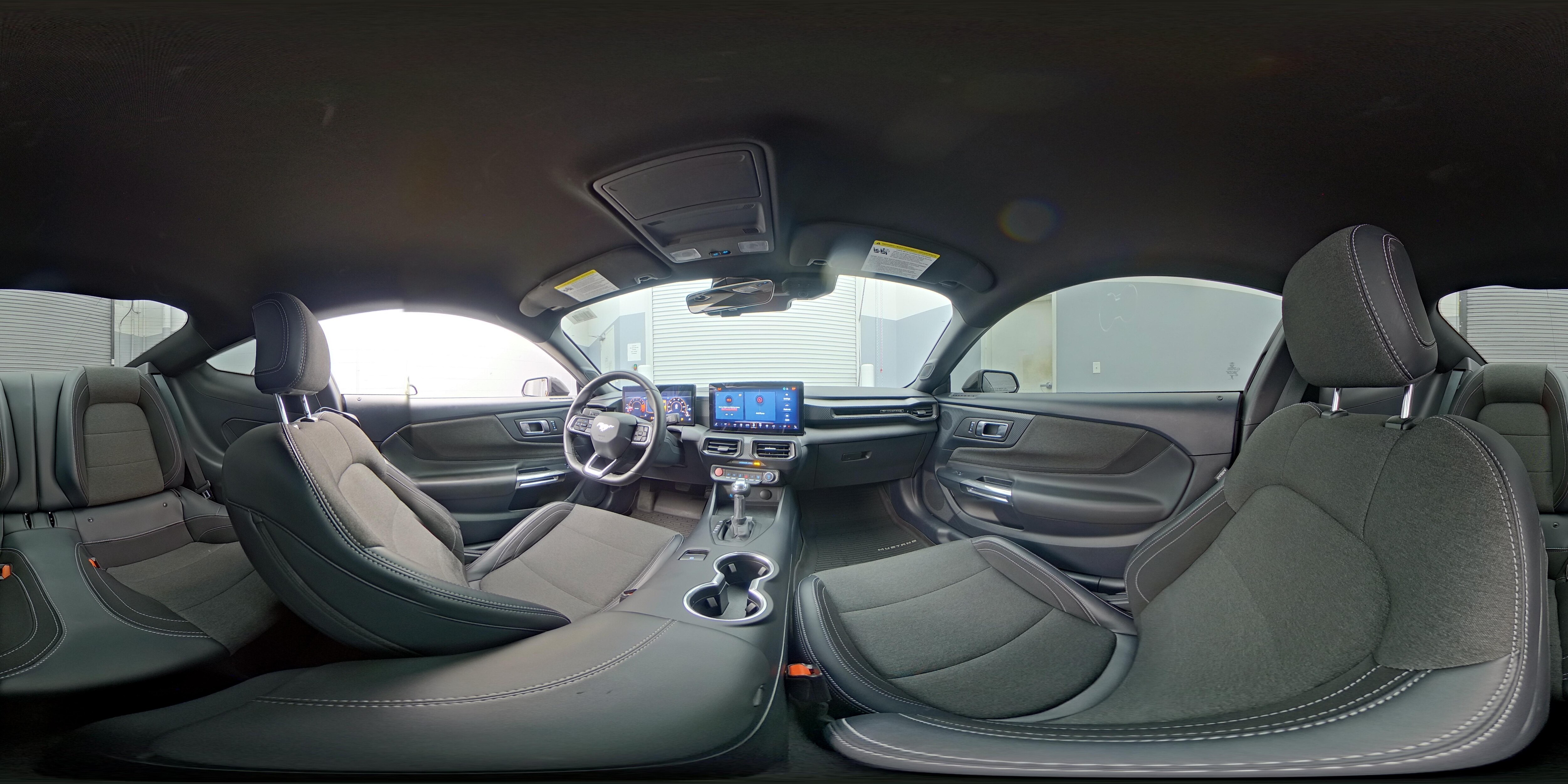 2024 Ford Mustang EcoBoost - Photo 24