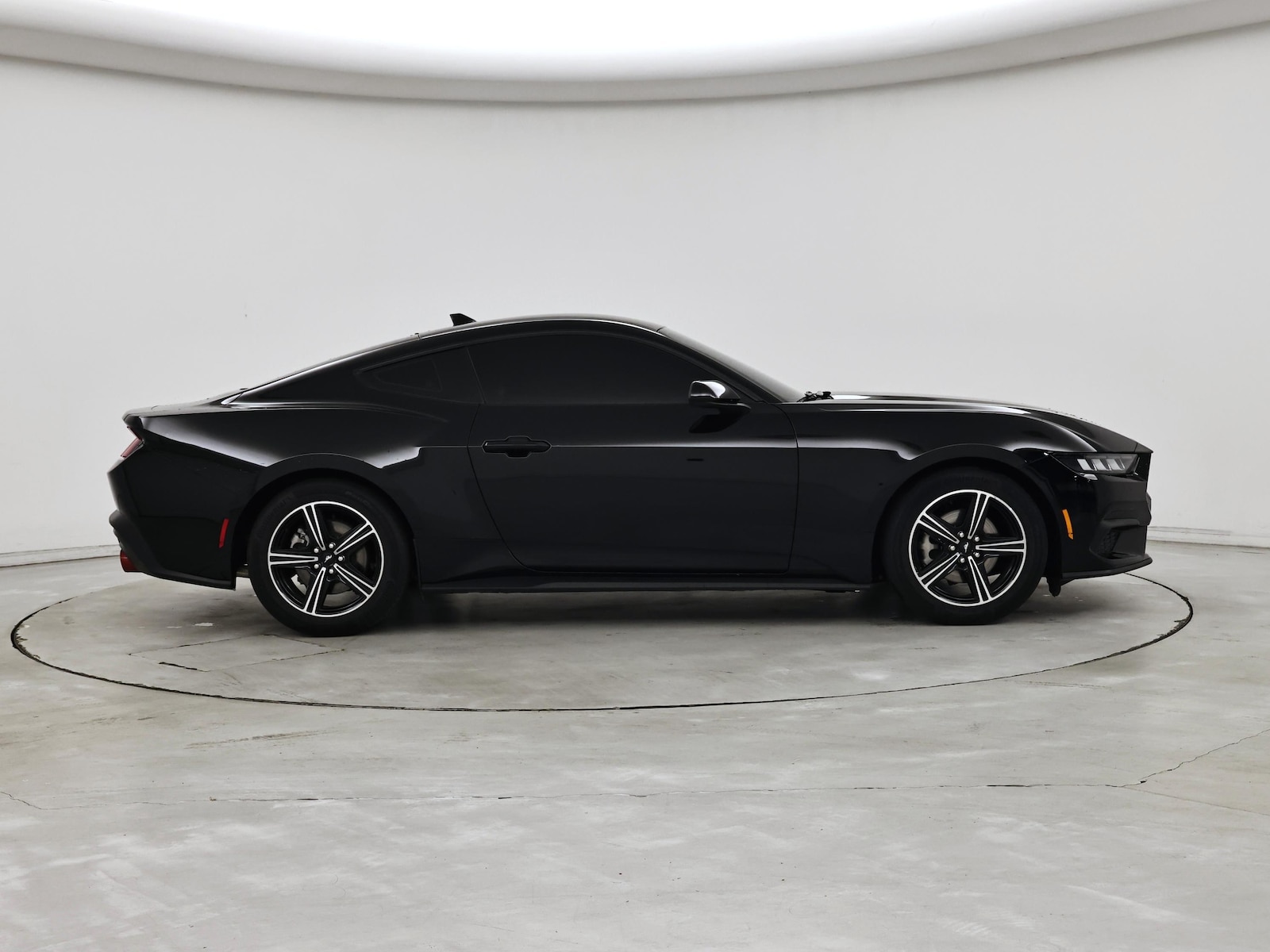 2024 Ford Mustang EcoBoost - Photo 8
