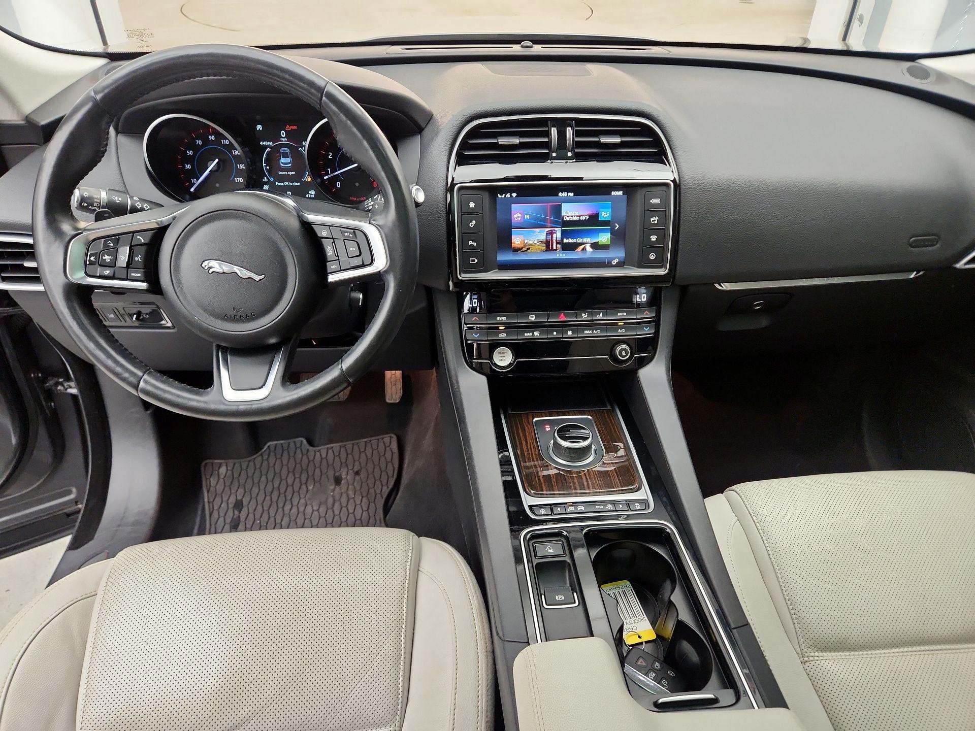 Thumbnail: 2018 Jaguar F-Pace - 9