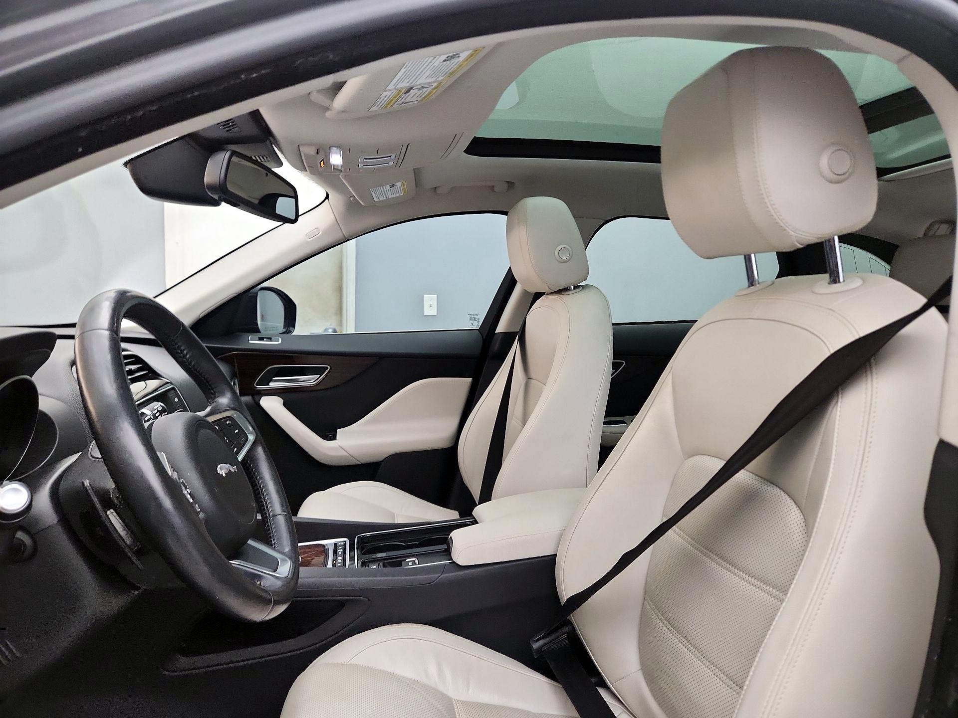 Thumbnail: 2018 Jaguar F-Pace - 18