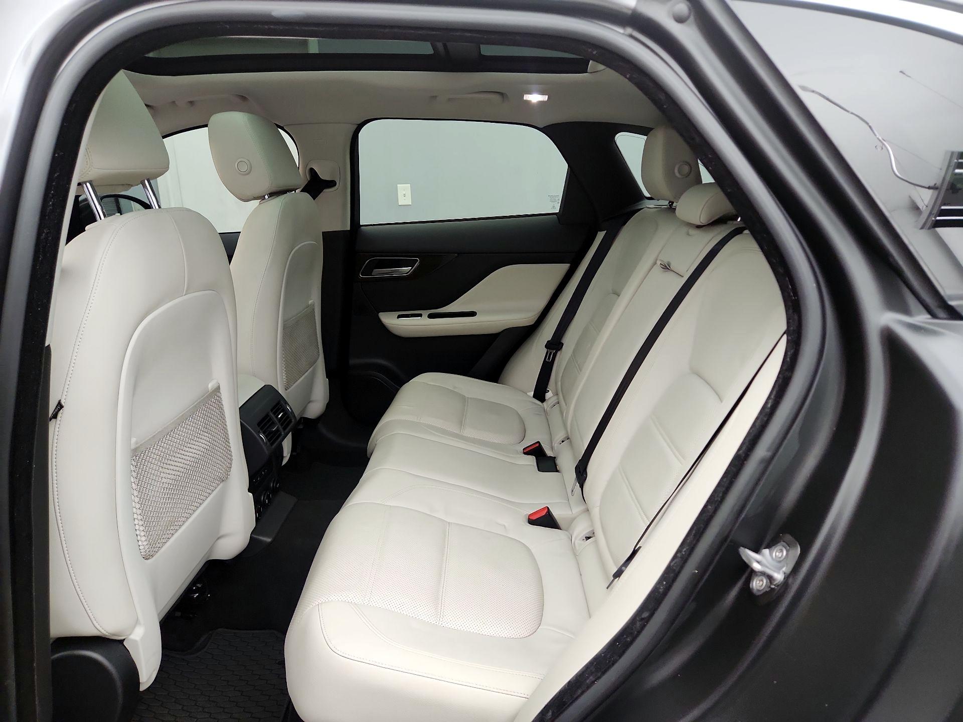 Thumbnail: 2018 Jaguar F-Pace - 19