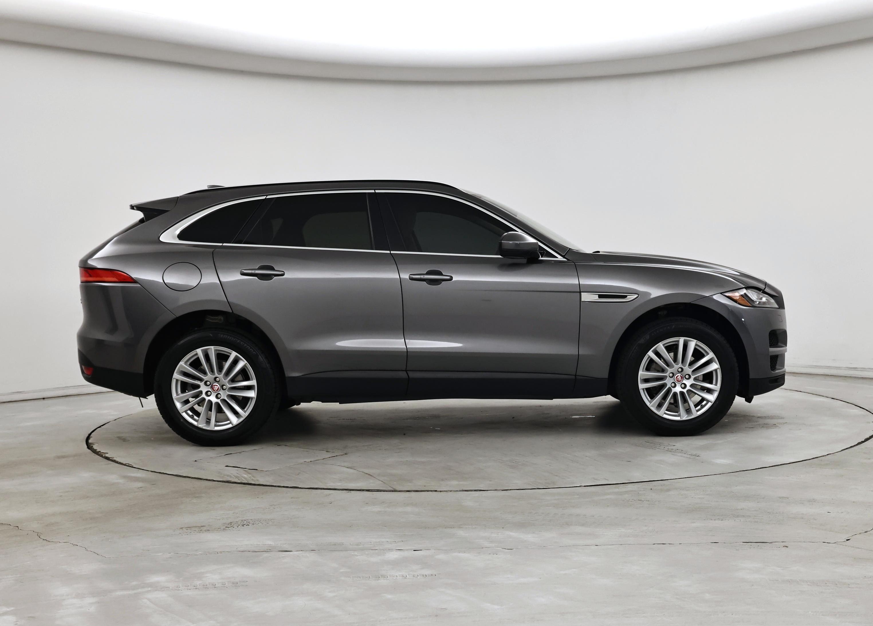 Thumbnail: 2018 Jaguar F-Pace - 7