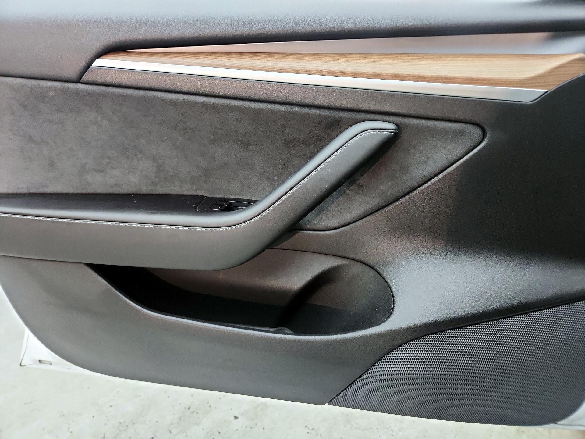 Thumbnail: 2021 Tesla Model 3 - 12