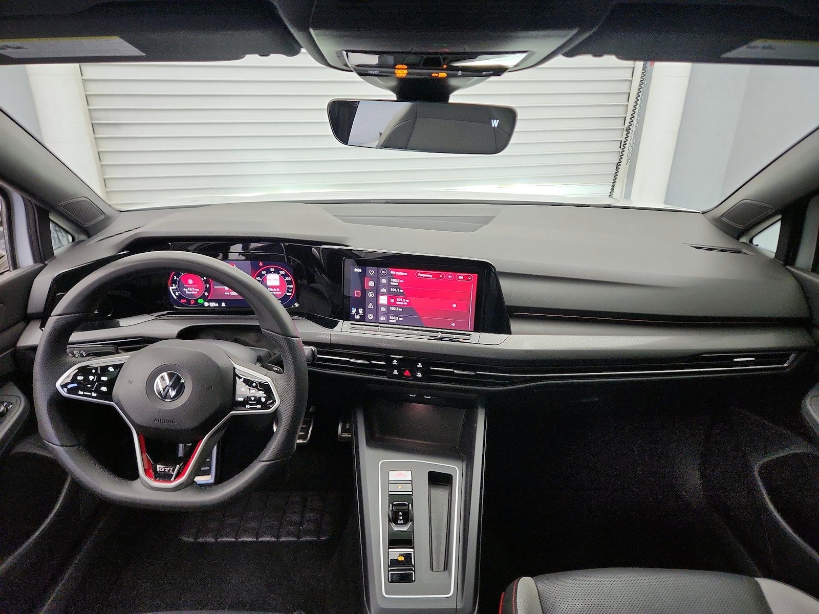 2022 Volkswagen Golf GTI SE - Photo 10