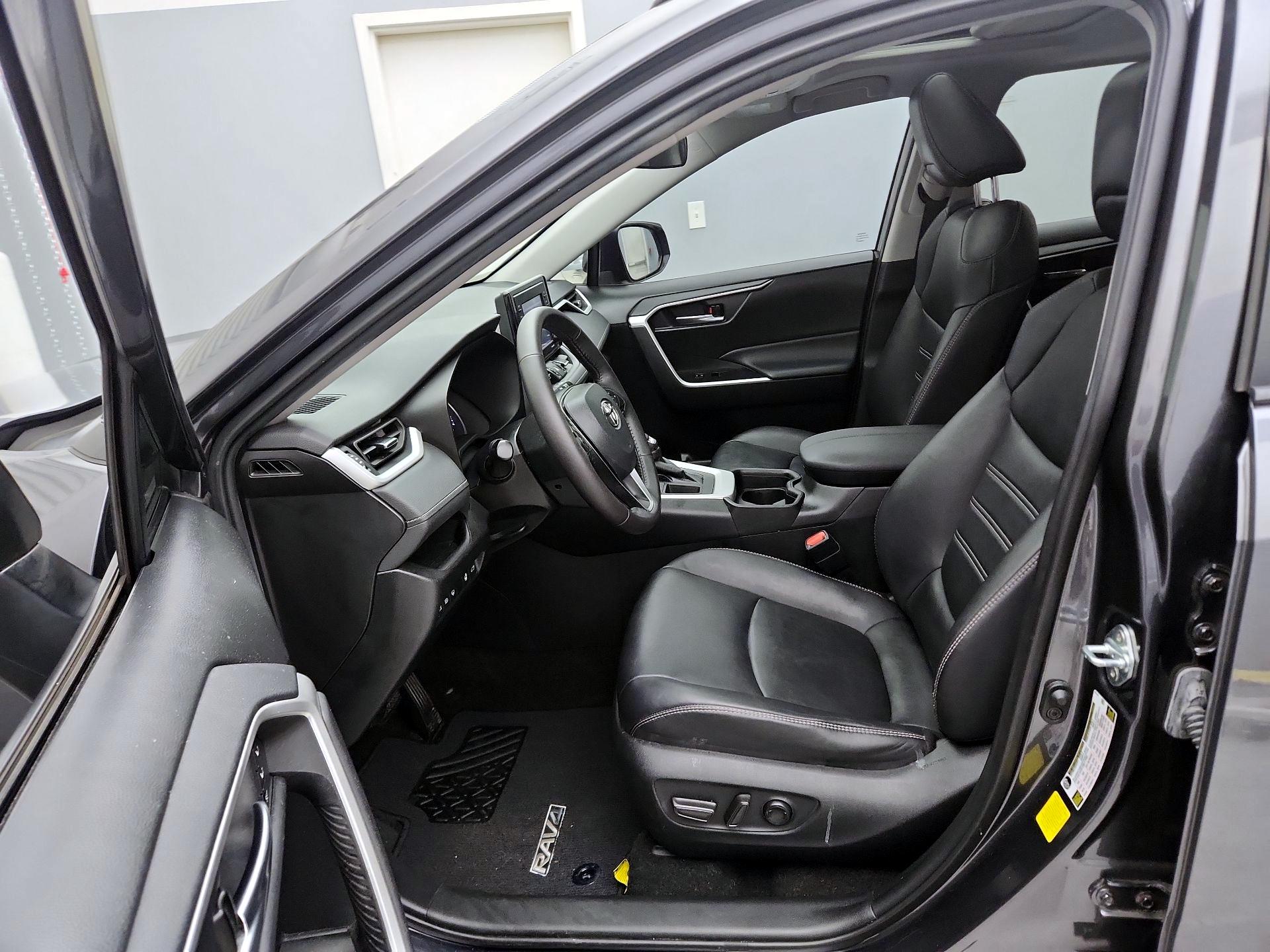 Thumbnail: 2021 Toyota RAV4 - 11
