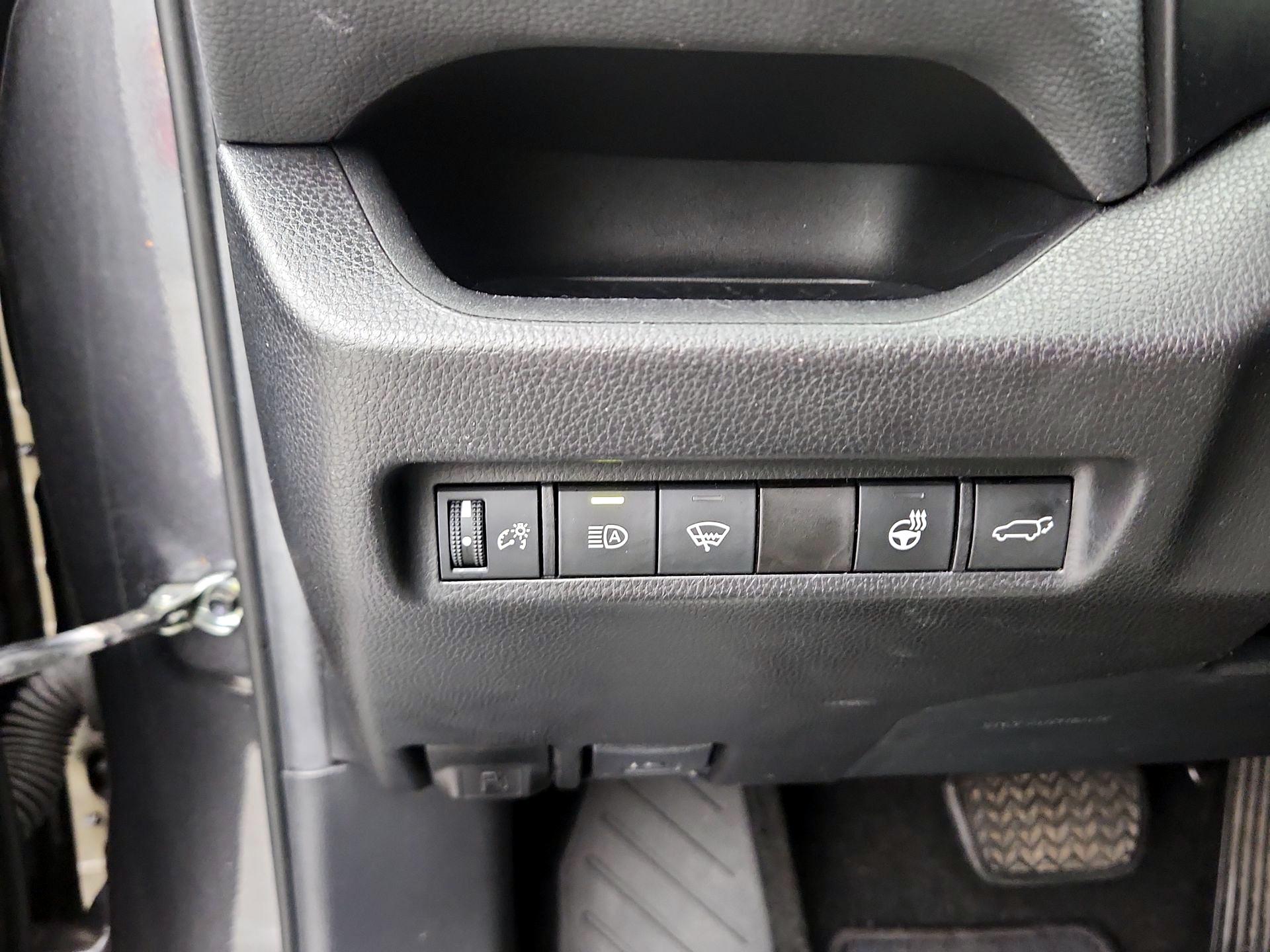 Thumbnail: 2021 Toyota RAV4 - 13
