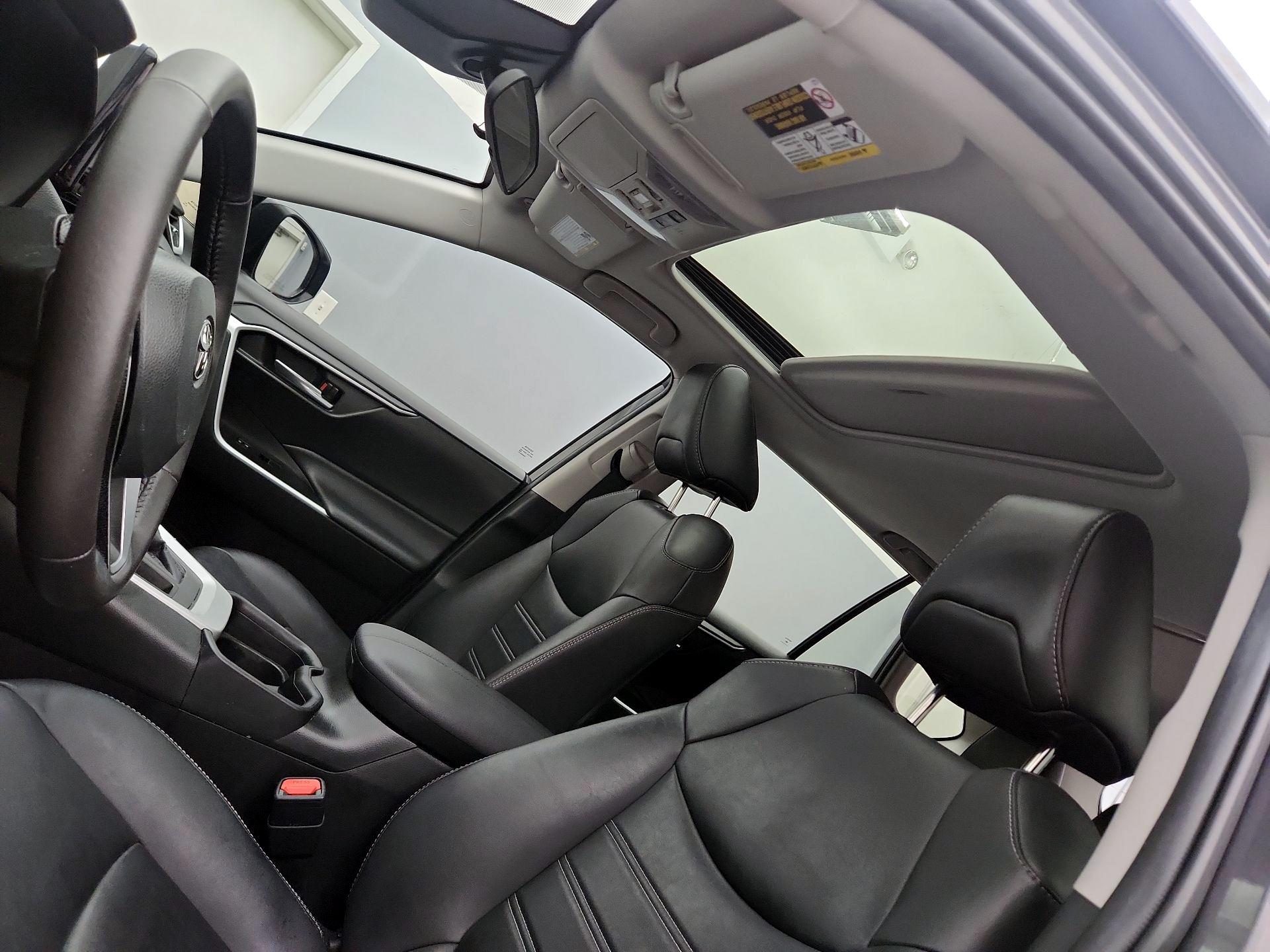 Thumbnail: 2021 Toyota RAV4 - 19