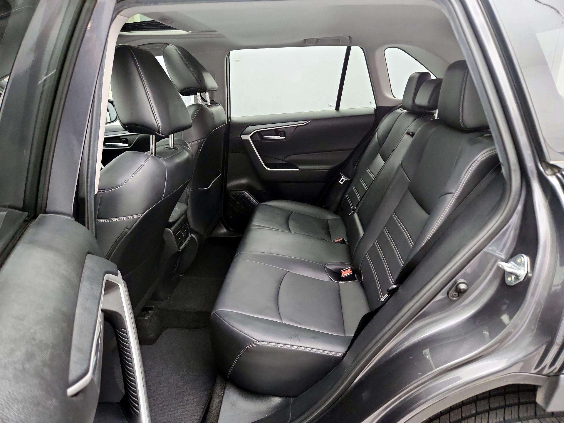 Thumbnail: 2021 Toyota RAV4 - 20