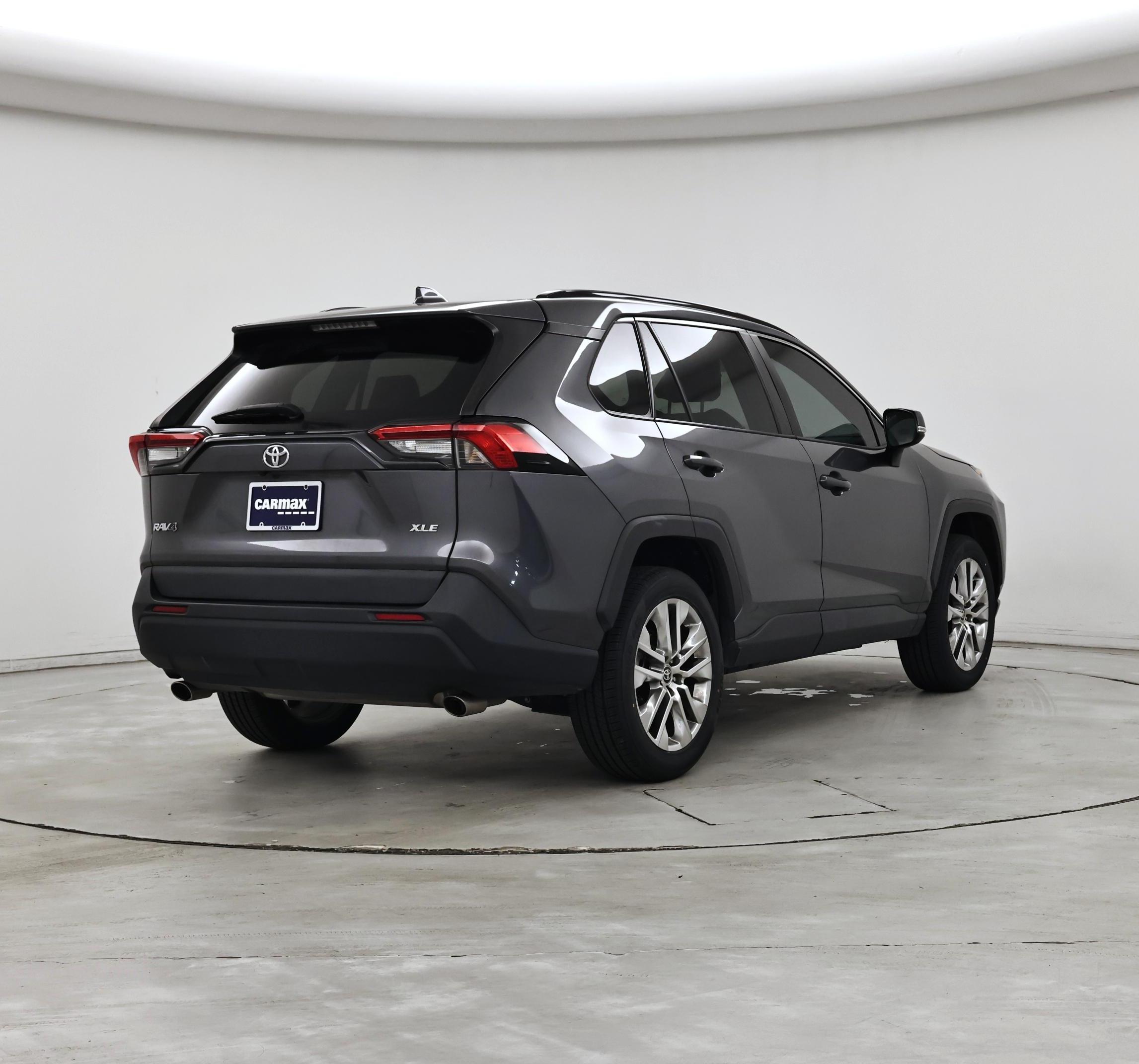 Thumbnail: 2021 Toyota RAV4 - 8
