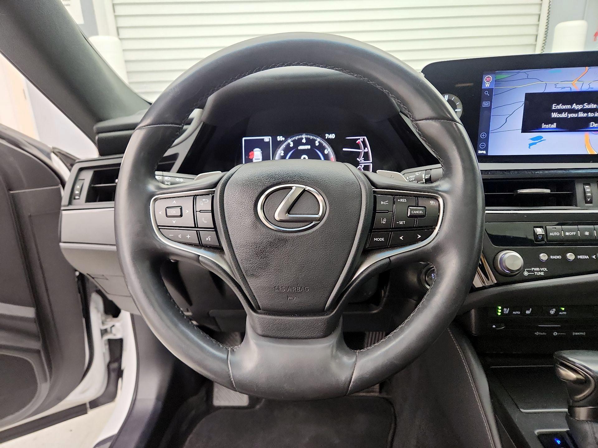 Thumbnail: 2022 Lexus ES - 10