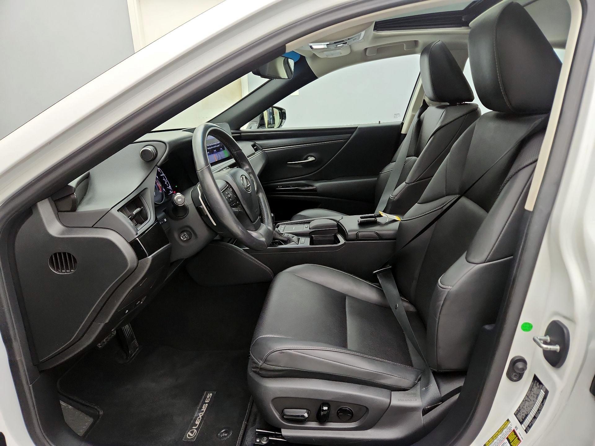 Thumbnail: 2022 Lexus ES - 11