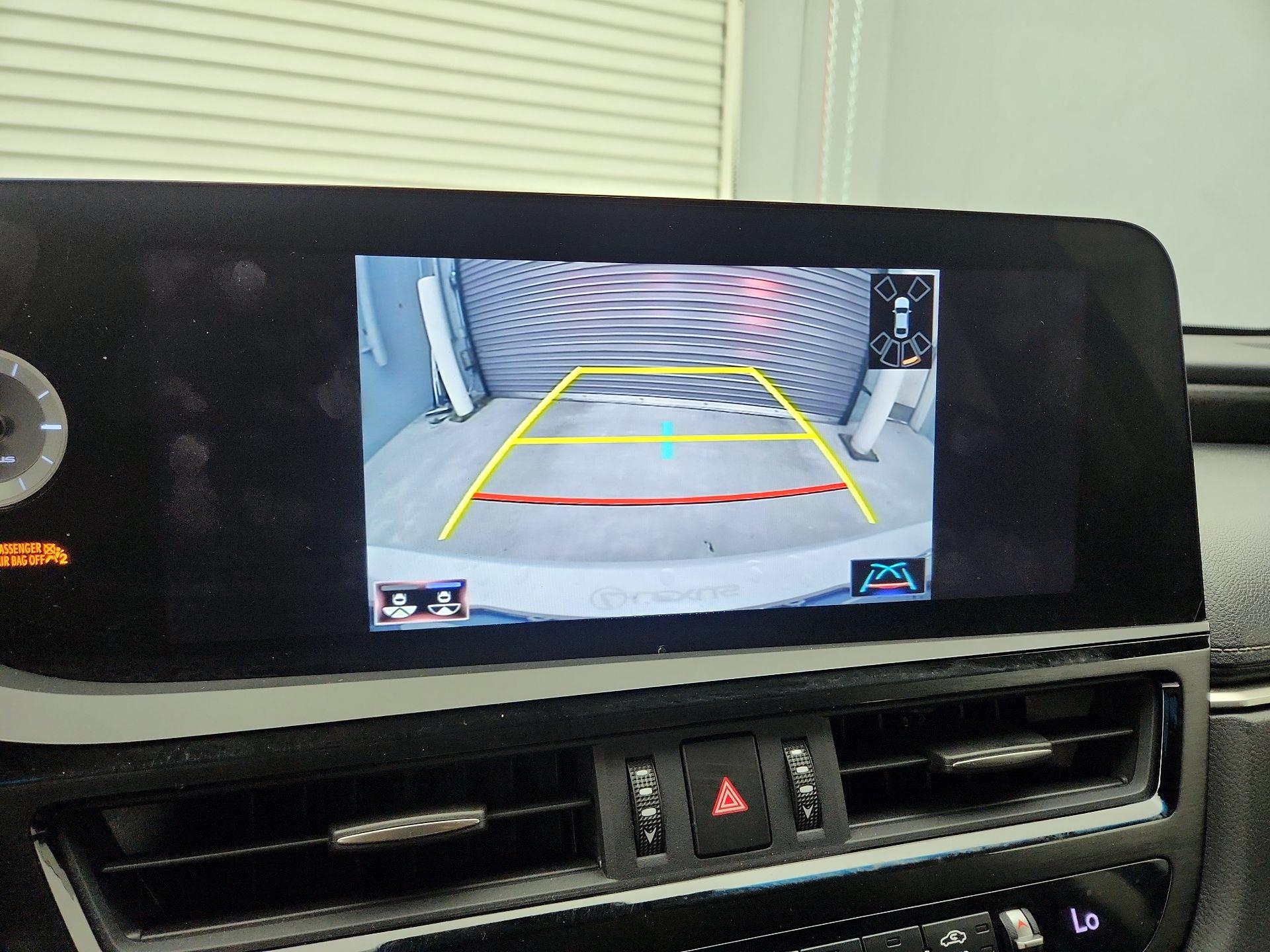 Thumbnail: 2022 Lexus ES - 14