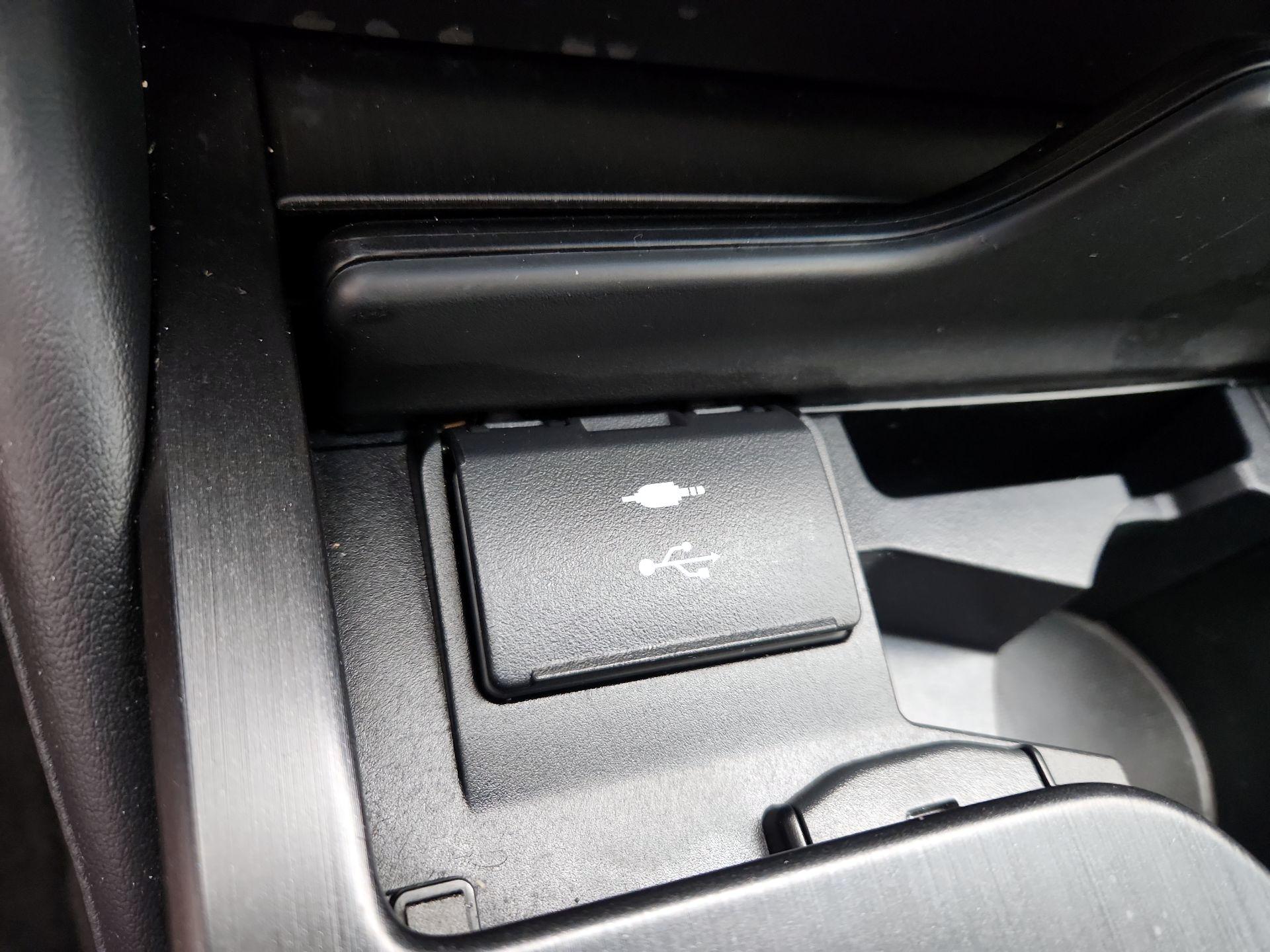 Thumbnail: 2022 Lexus ES - 18