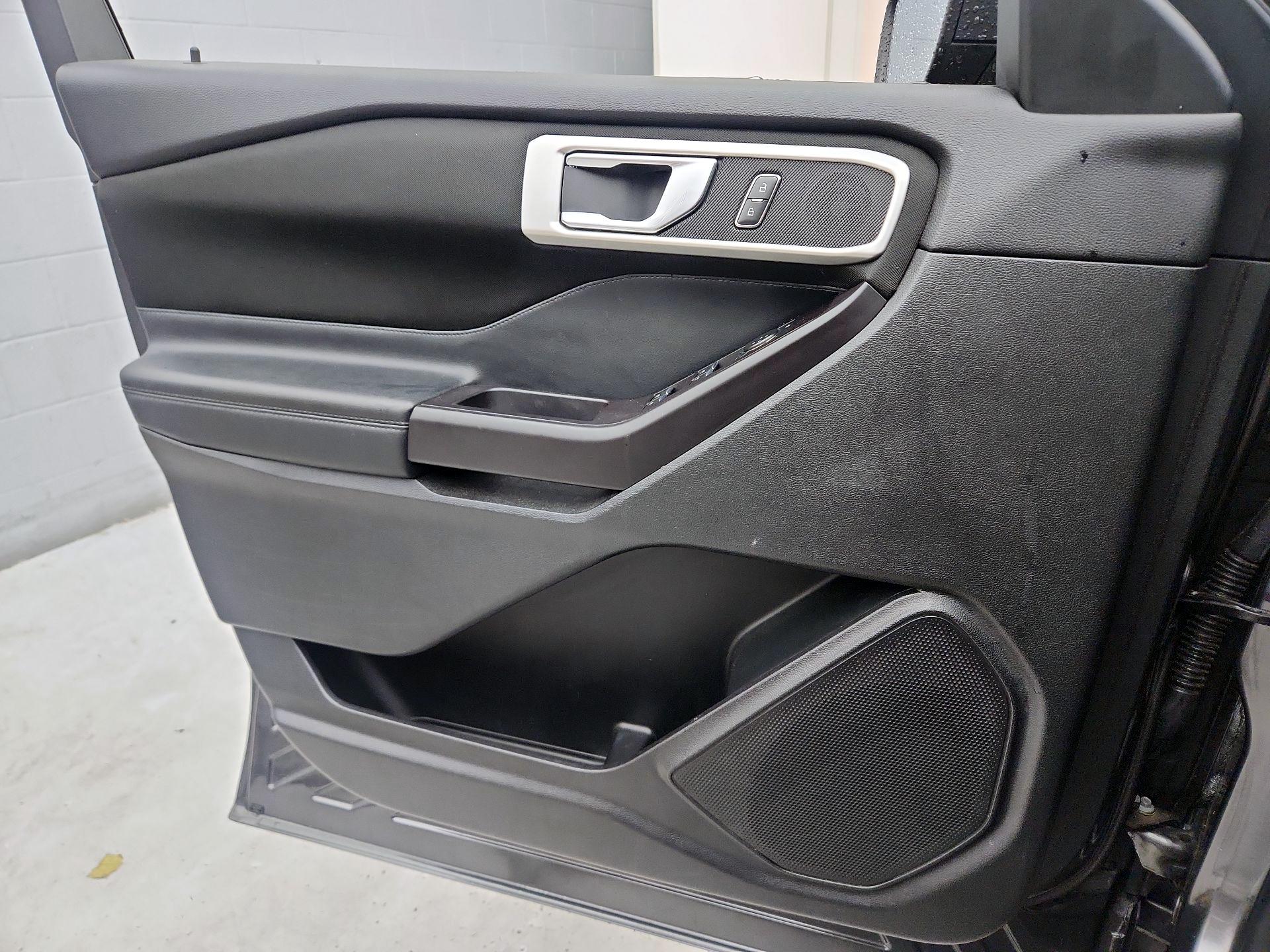 Thumbnail: 2020 Ford Explorer - 12