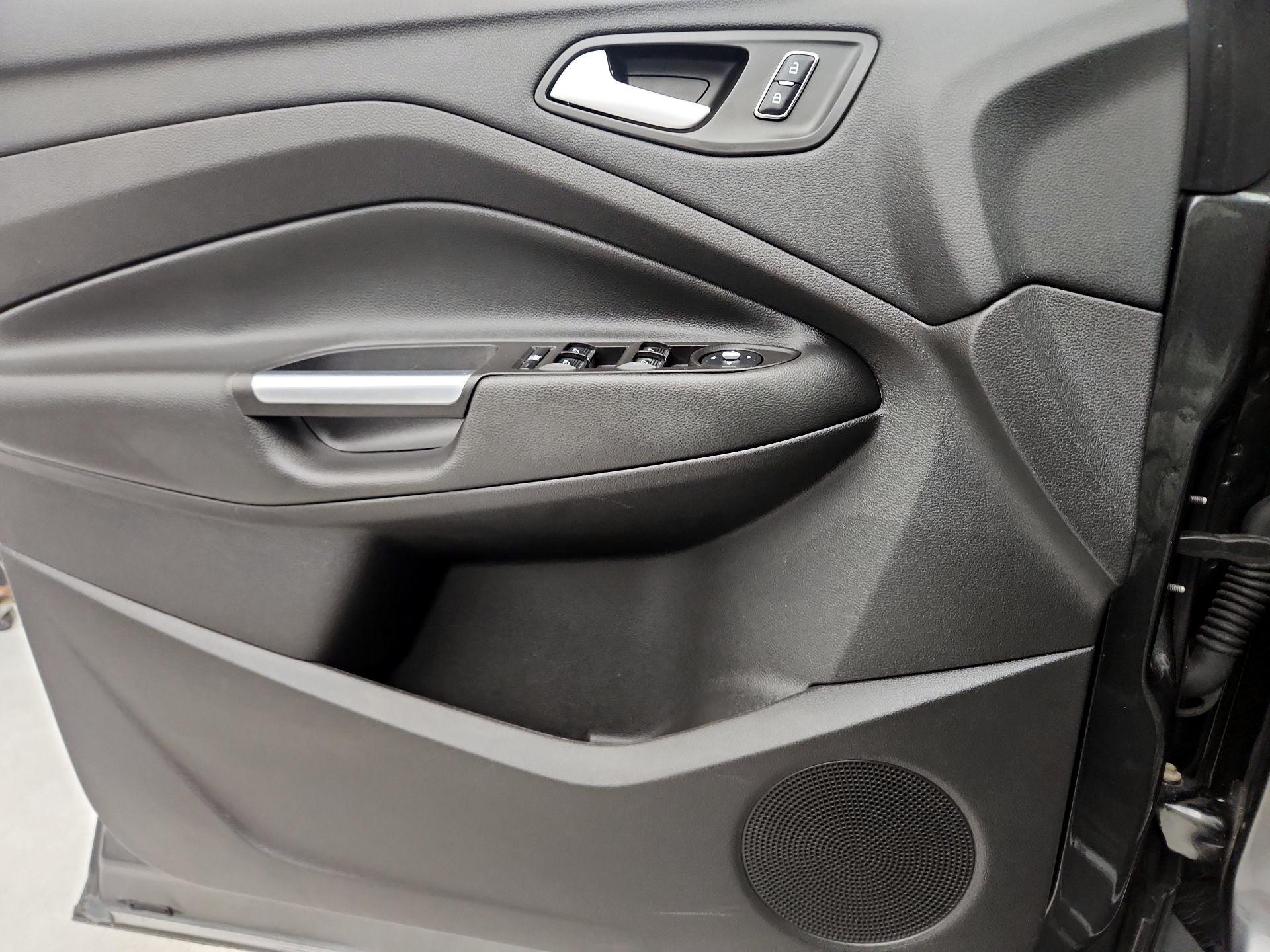 Thumbnail: 2016 Ford Escape - 12