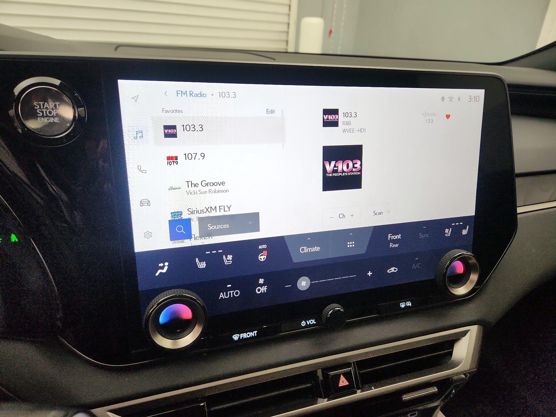 Thumbnail: 2024 Lexus RX - 15
