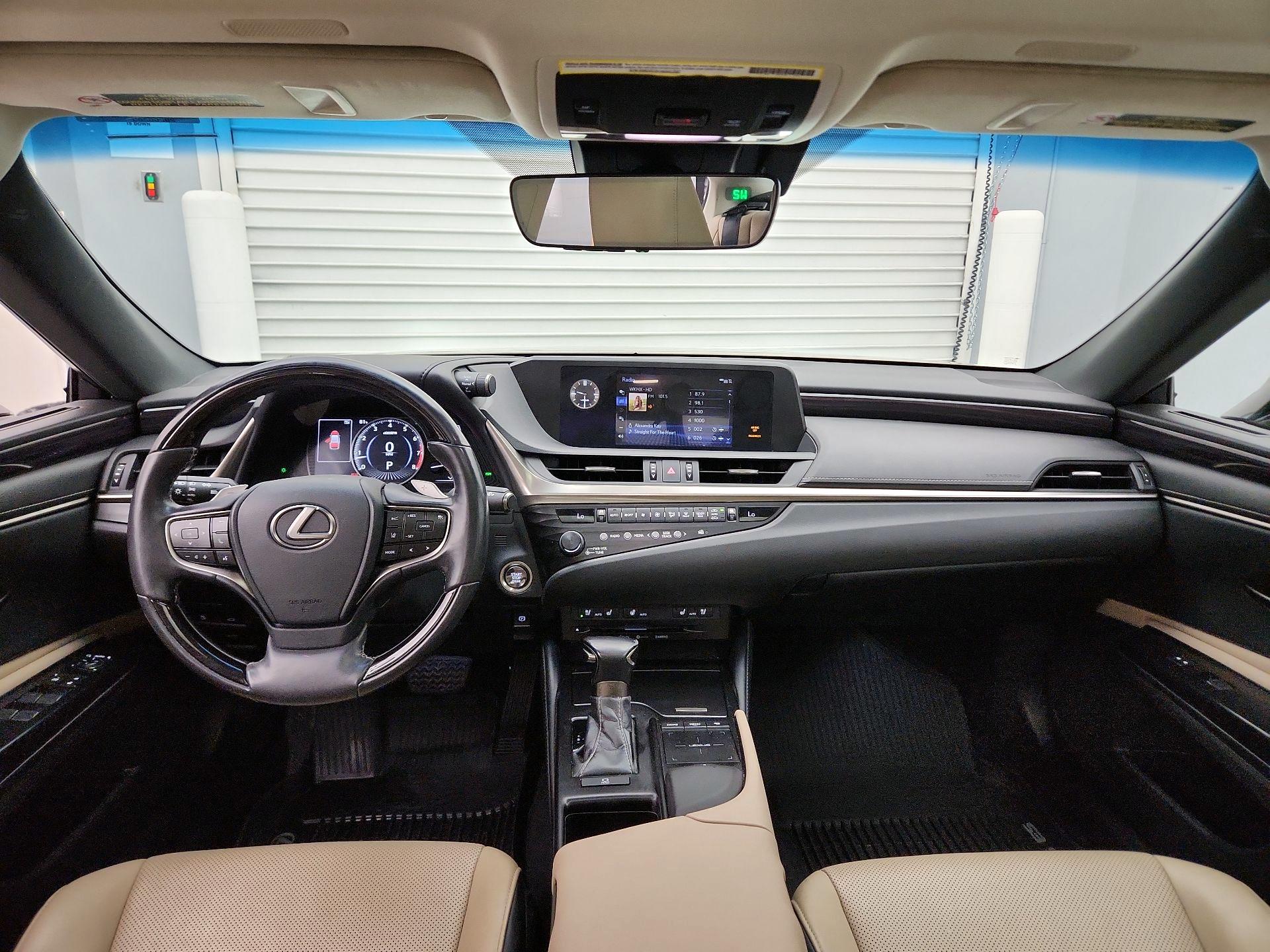 Thumbnail: 2020 Lexus ES - 9