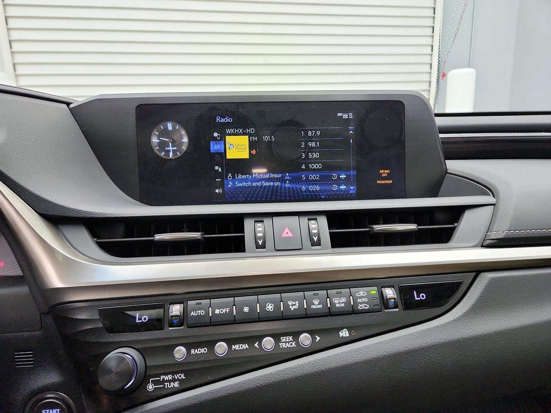 Thumbnail: 2020 Lexus ES - 15