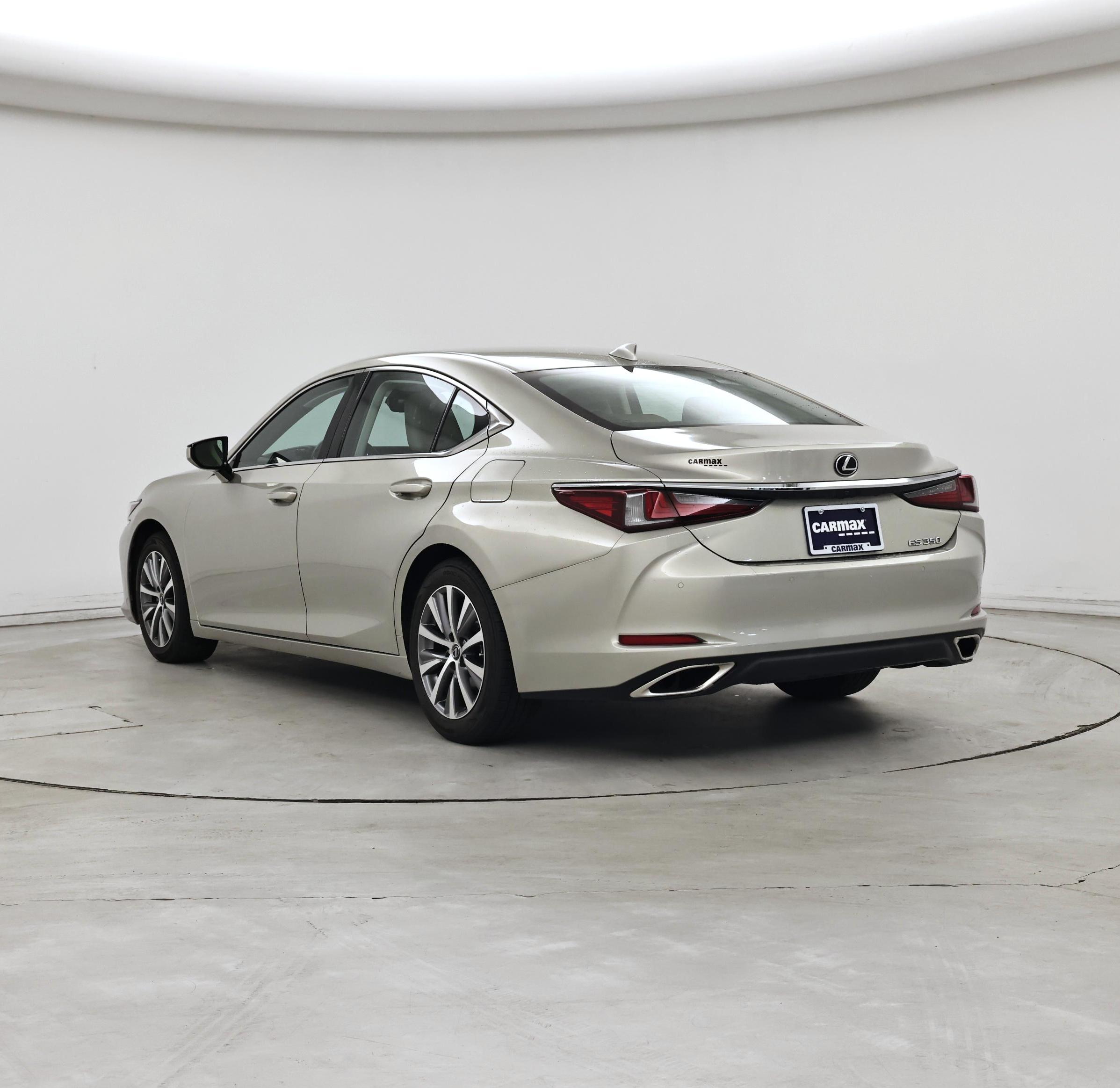 Thumbnail: 2020 Lexus ES - 2
