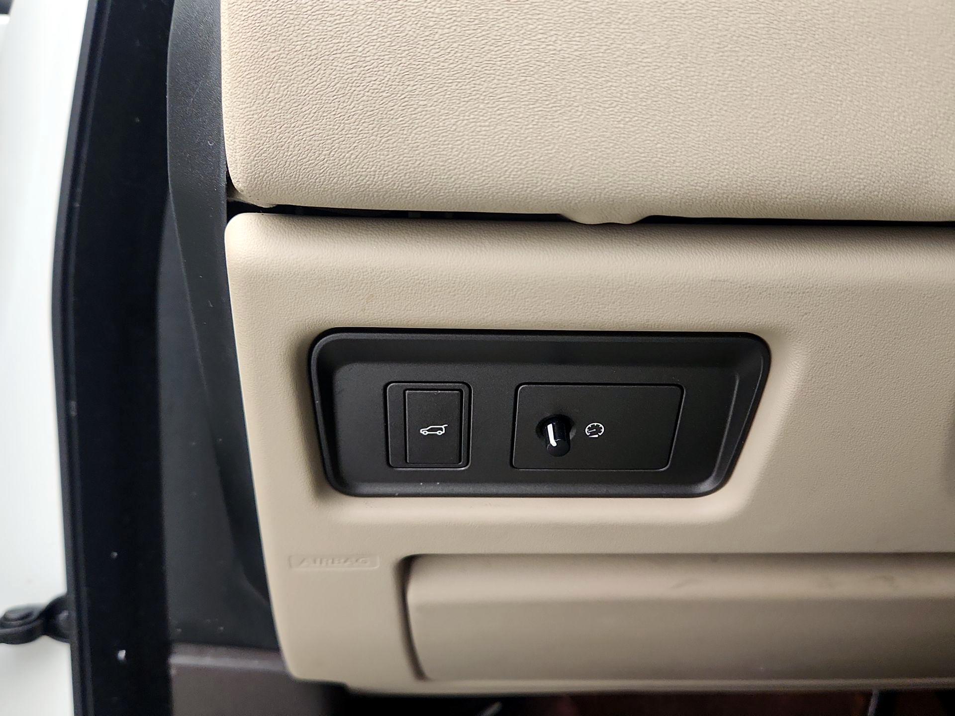 Thumbnail: 2018 Land Rover Range Rover Evoque - 13
