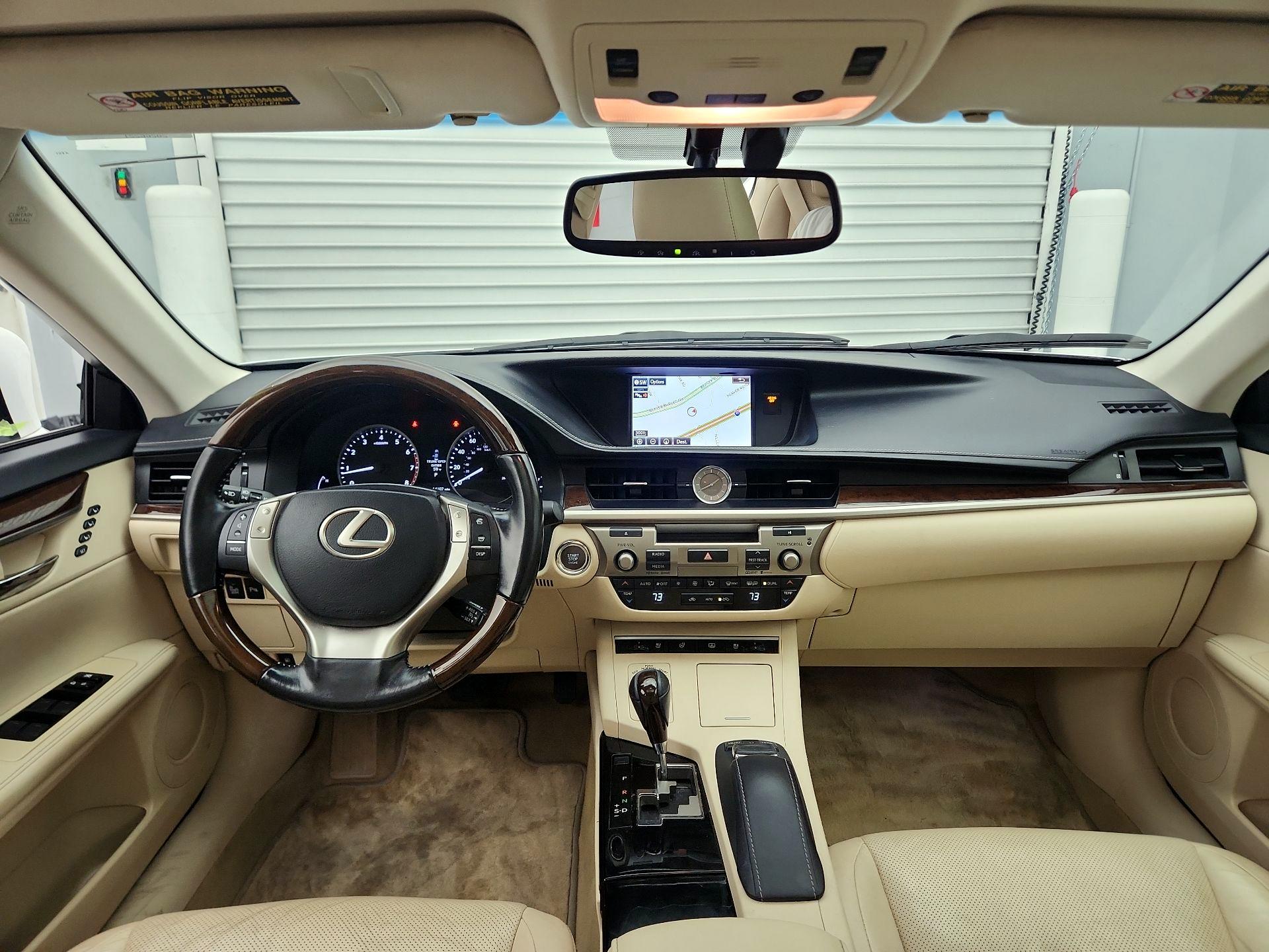 Thumbnail: 2015 Lexus ES - 9