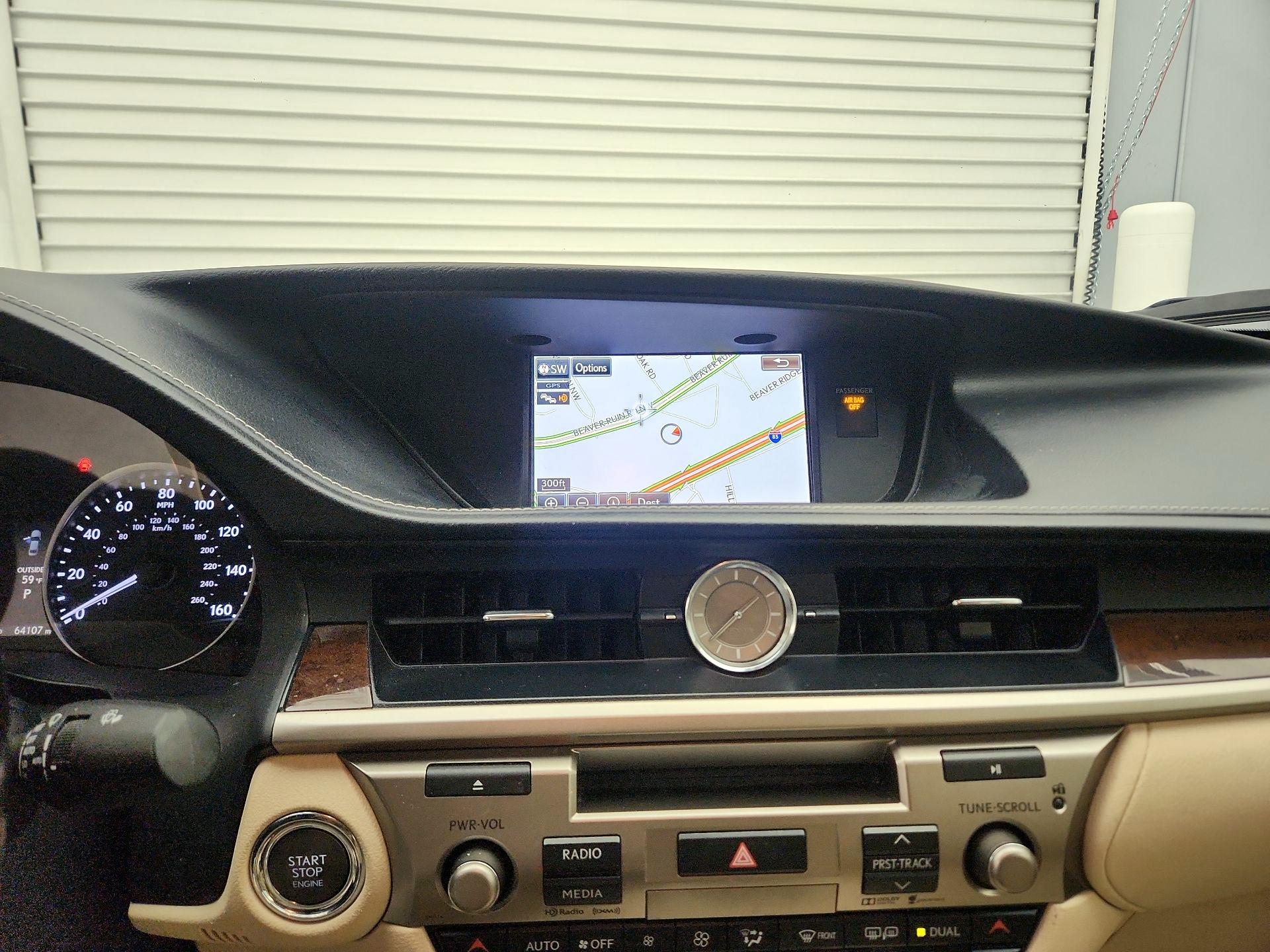 Thumbnail: 2015 Lexus ES - 14