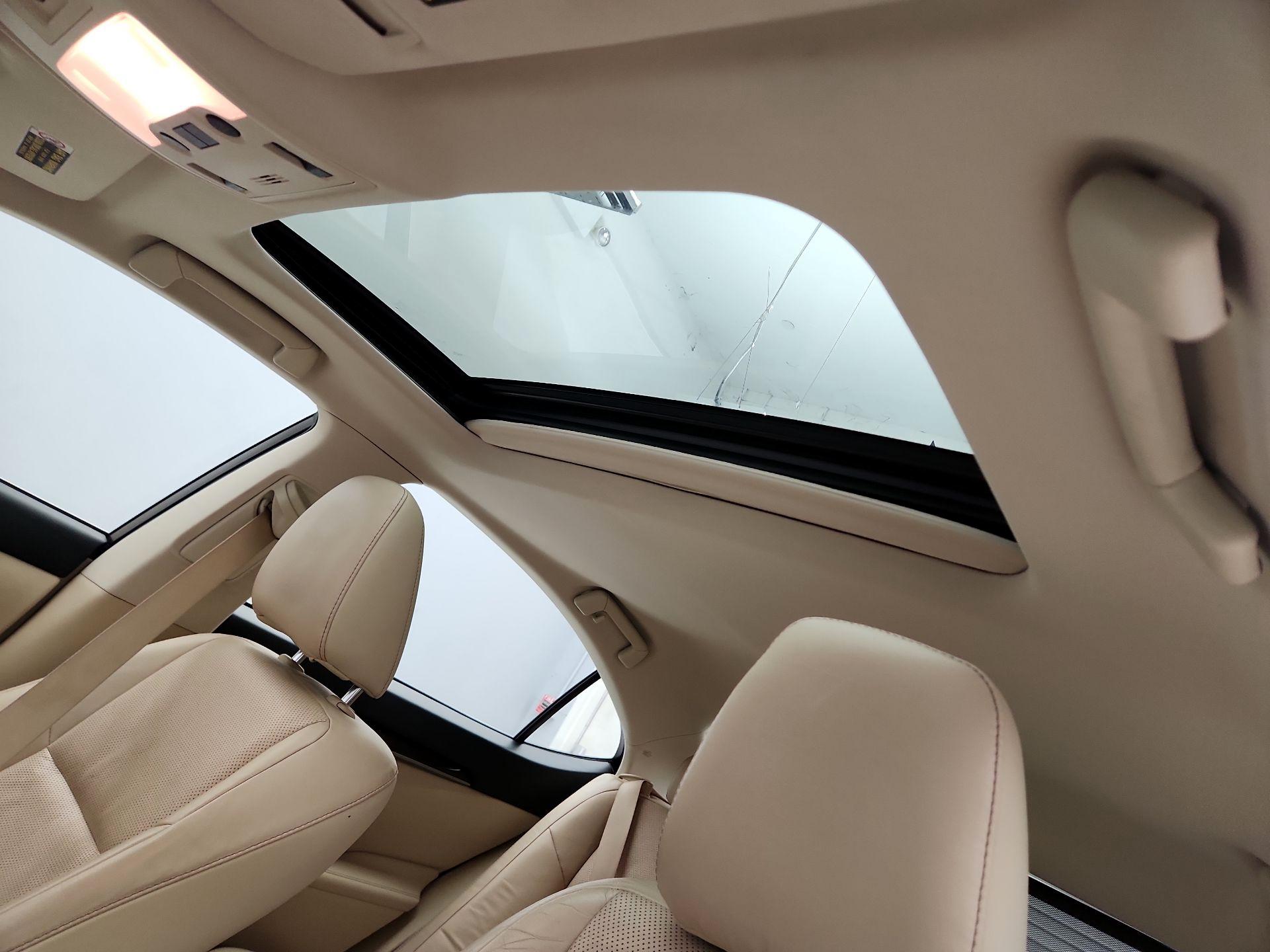 Thumbnail: 2015 Lexus ES - 20