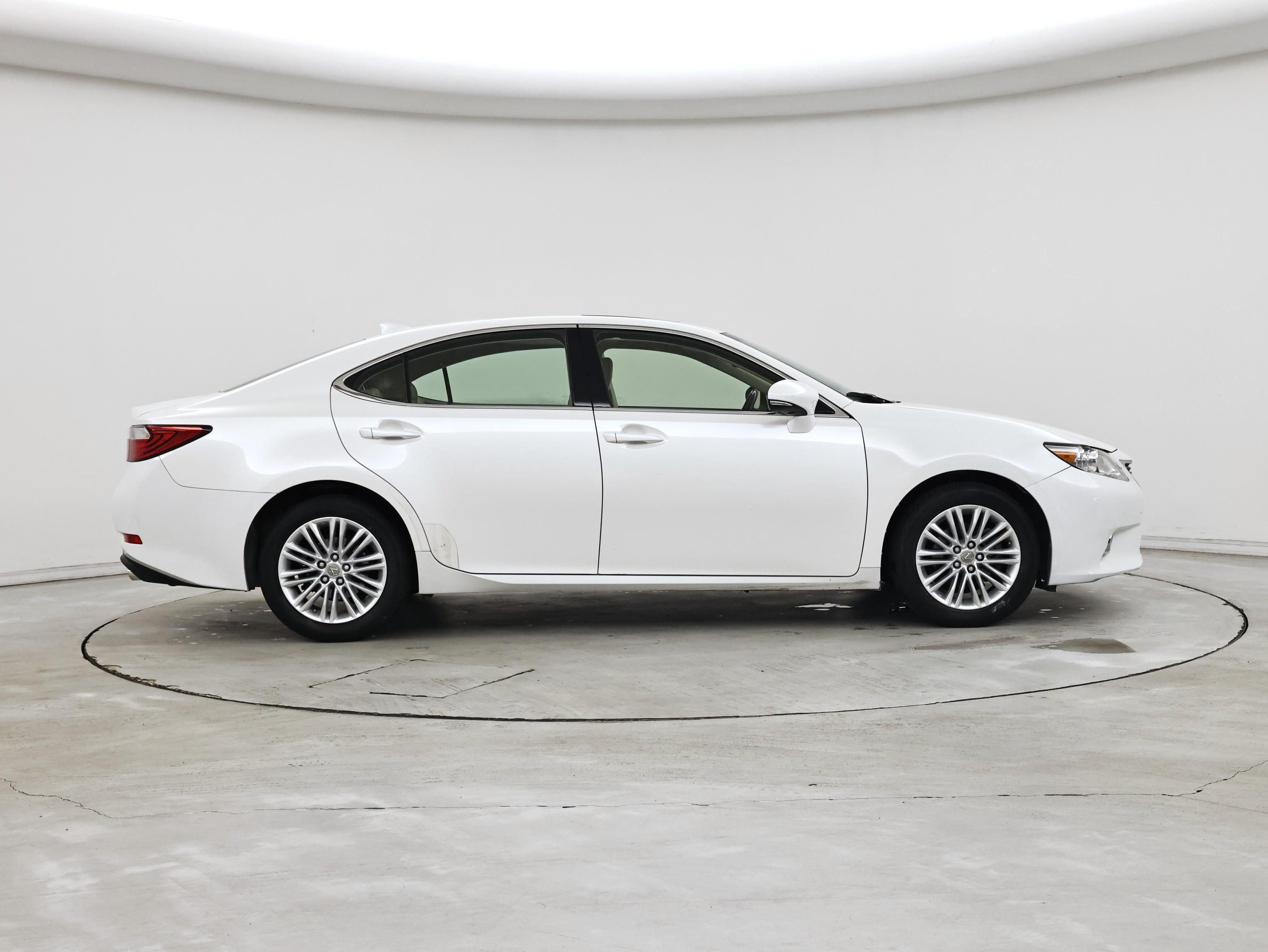 Thumbnail: 2015 Lexus ES - 7